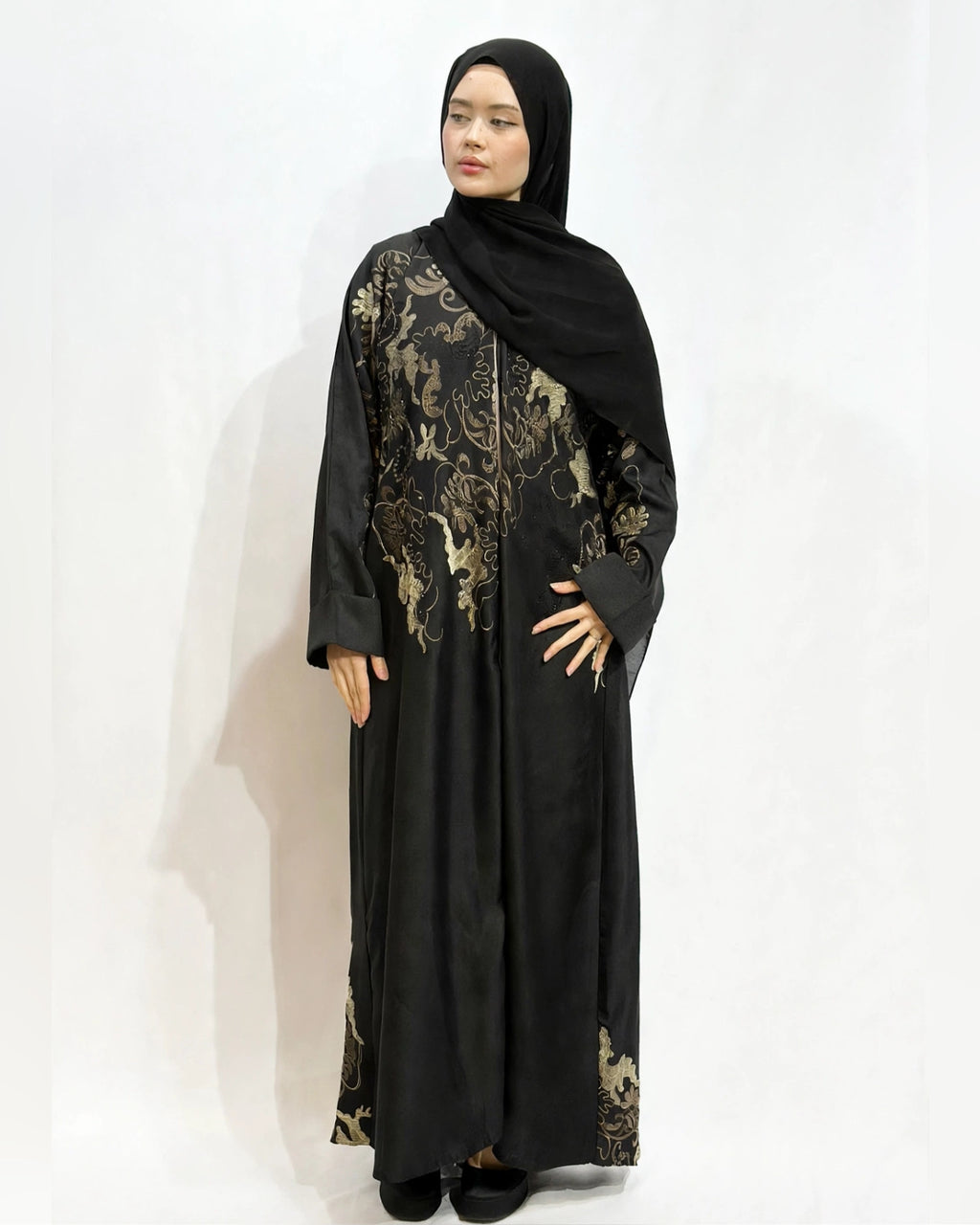 Sultana Al Layl Embroidered Abaya