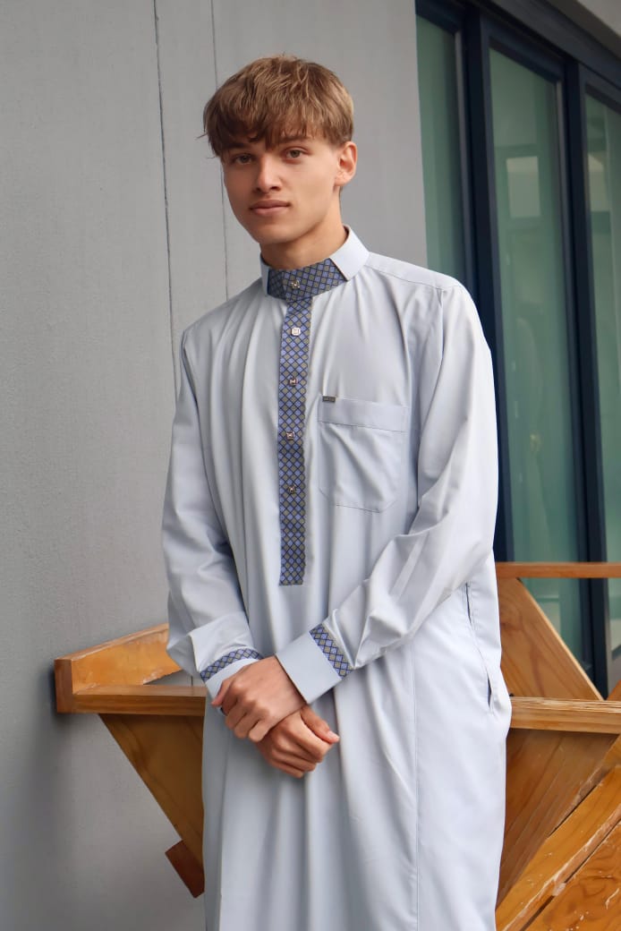 Elegant Contrast Collar Thowb