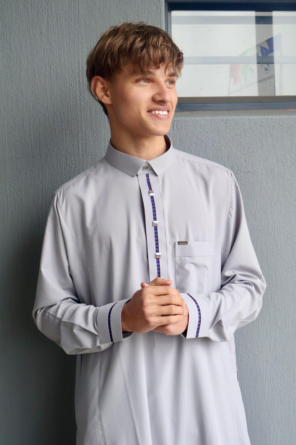 Elegant Contrast Collar Thowb