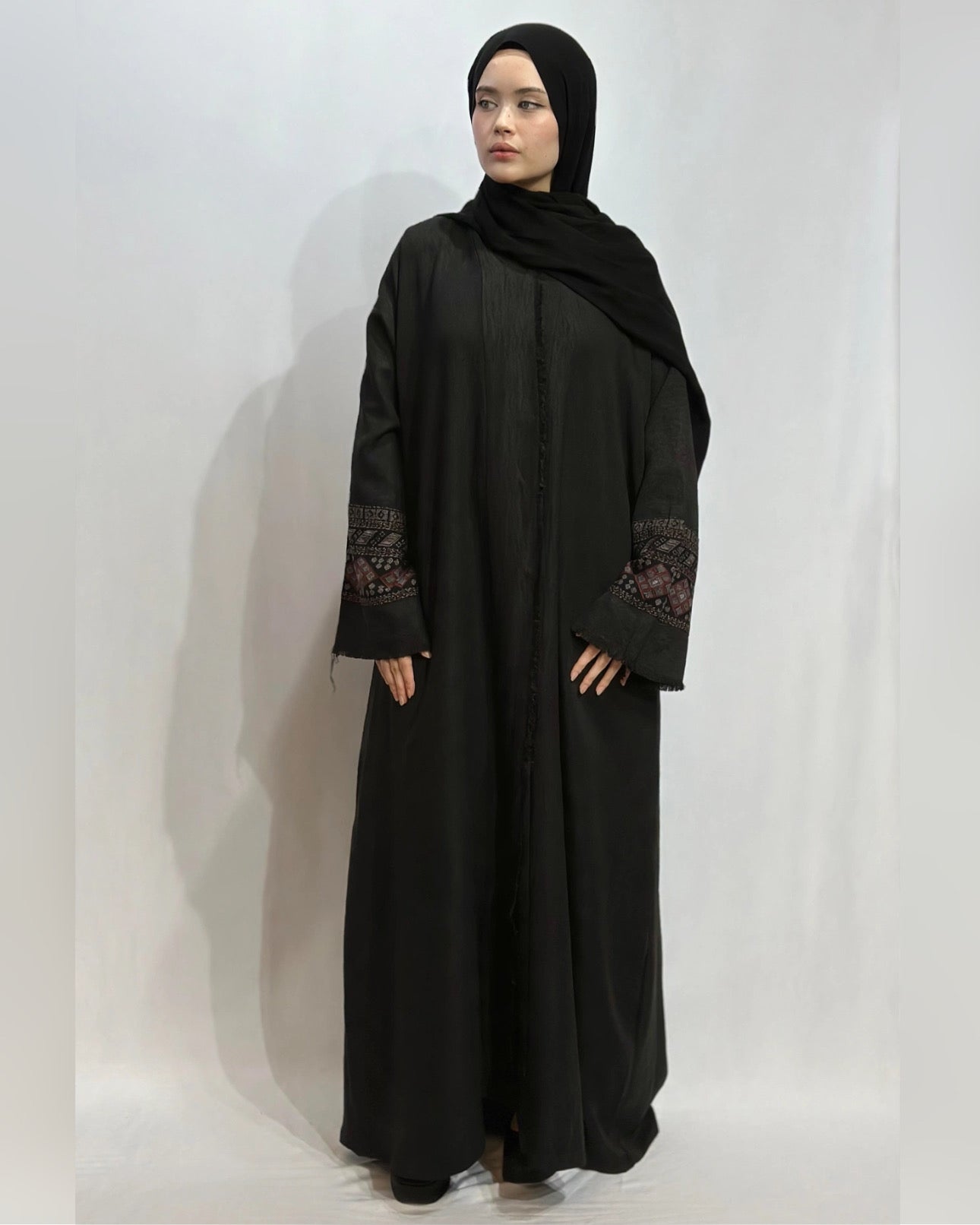 Turath Al Majd Heritage Geometric Embroidered Abaya