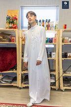 PLAIN WHITE AND BLACK COLLAR THOBE