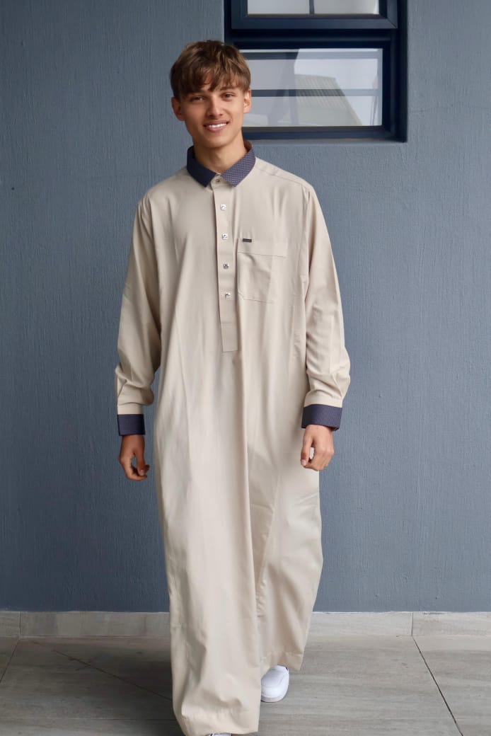 Elegant Contrast Collar Thowb