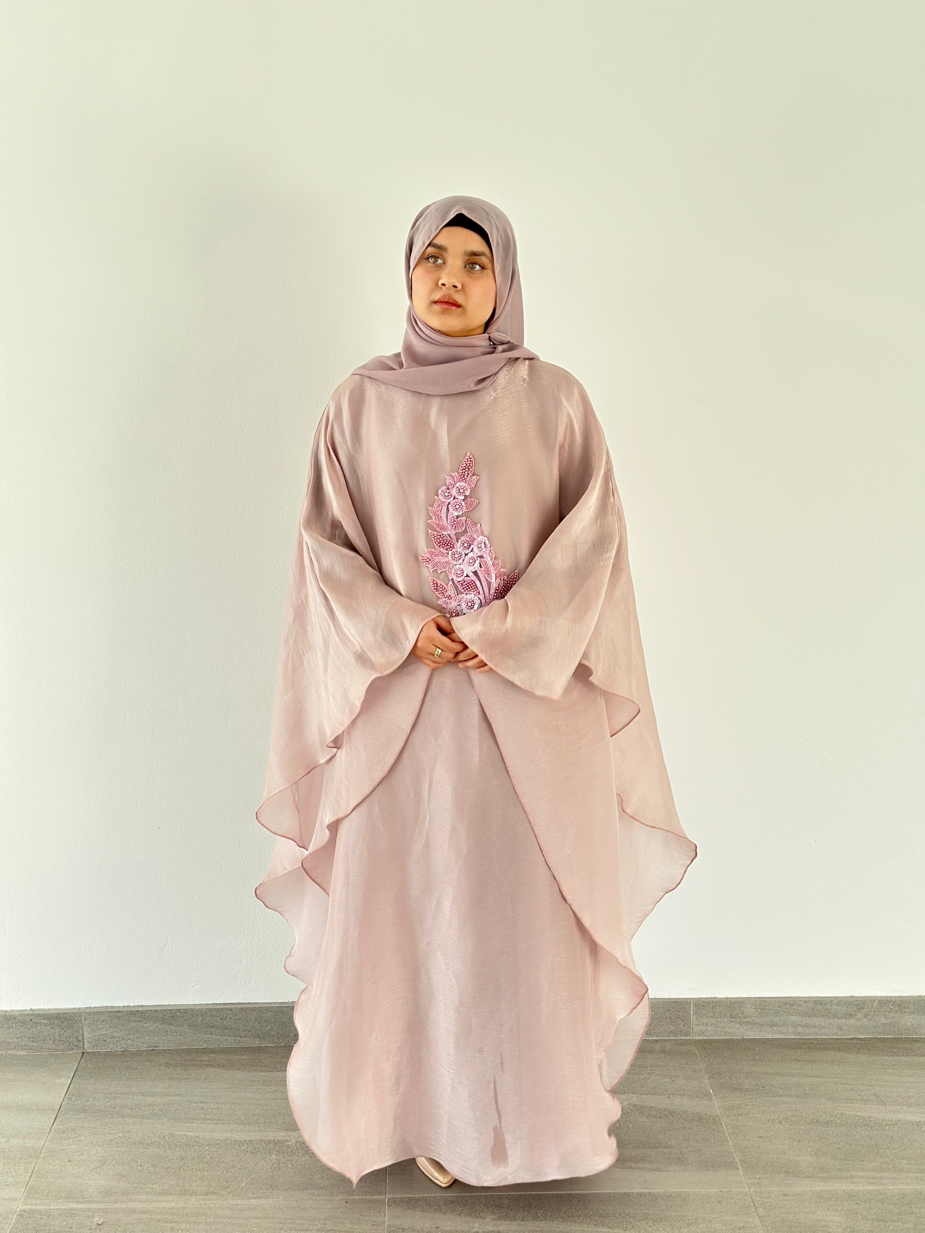 Nujūm Al Thawb Reversible Embroidered Abaya