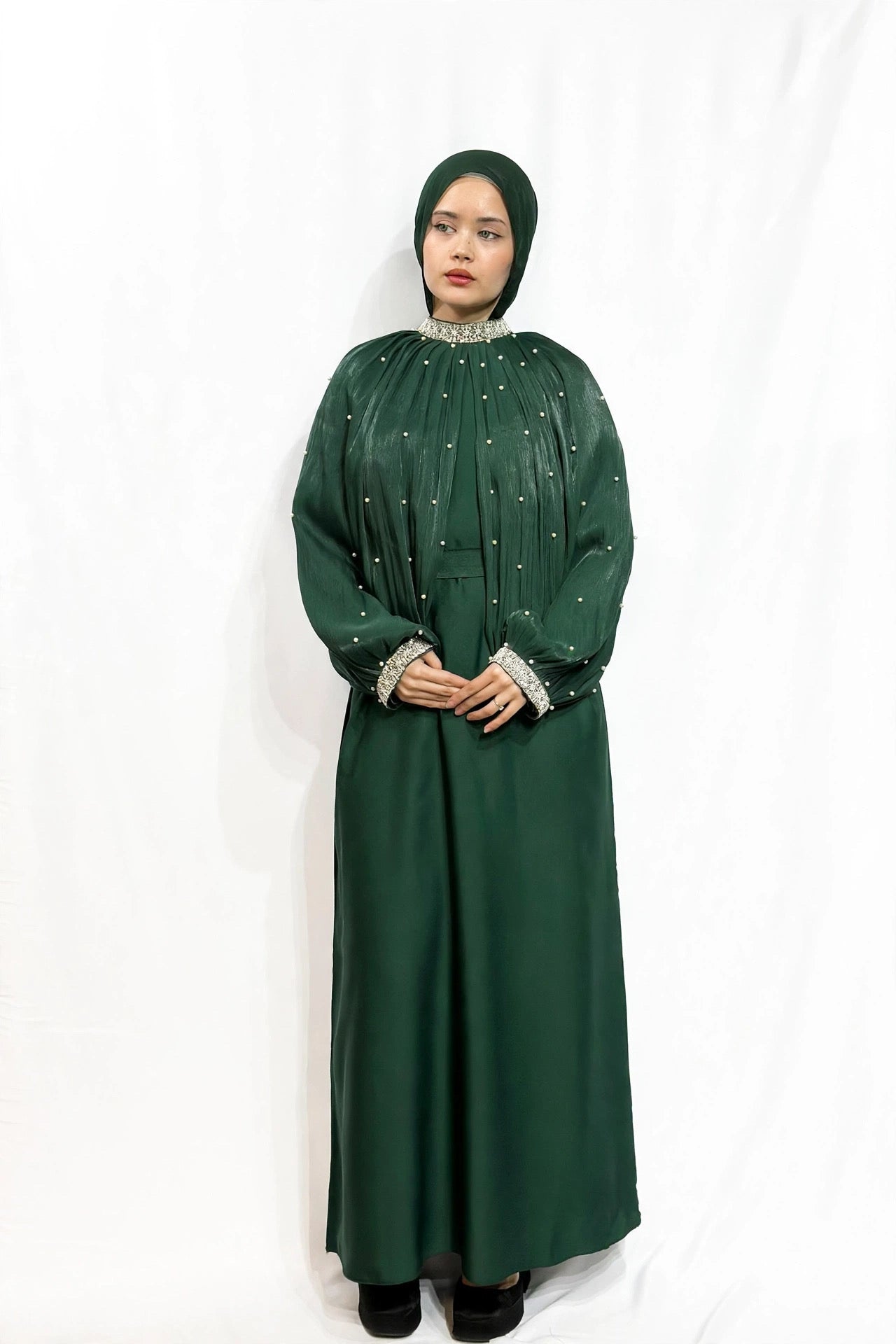 Layl Al Nujūm Pearl-Studded Sleeve Abaya