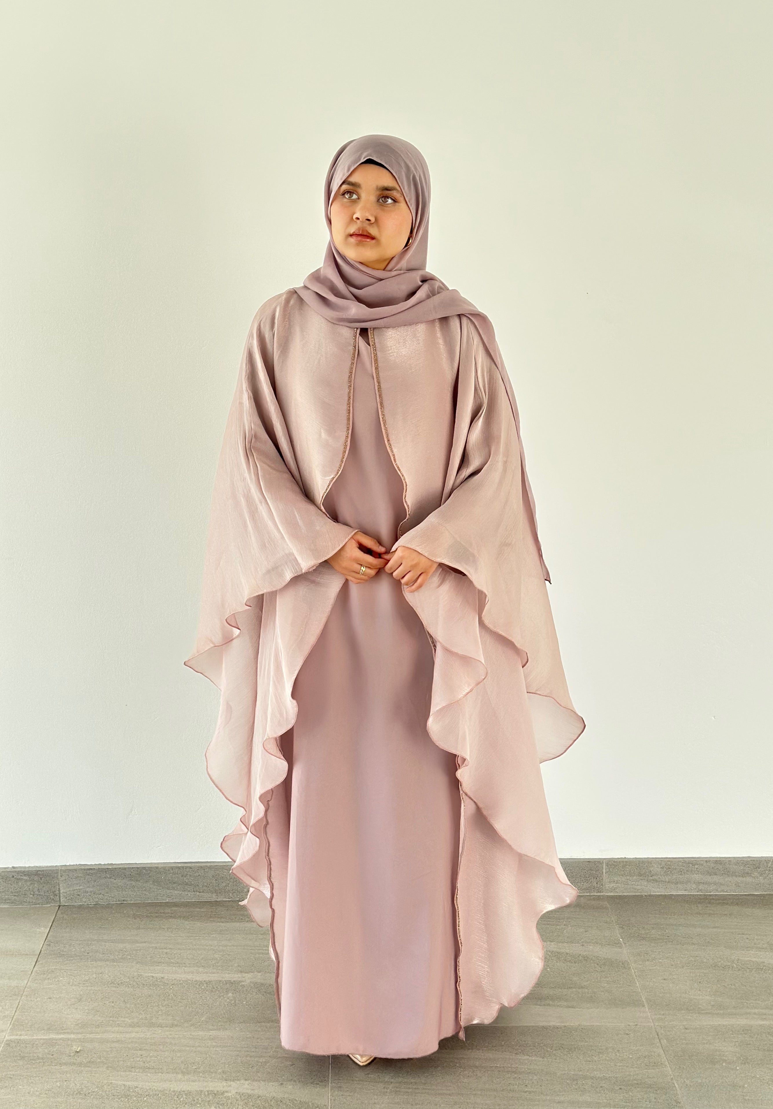 Nujūm Al Thawb Reversible Embroidered Abaya