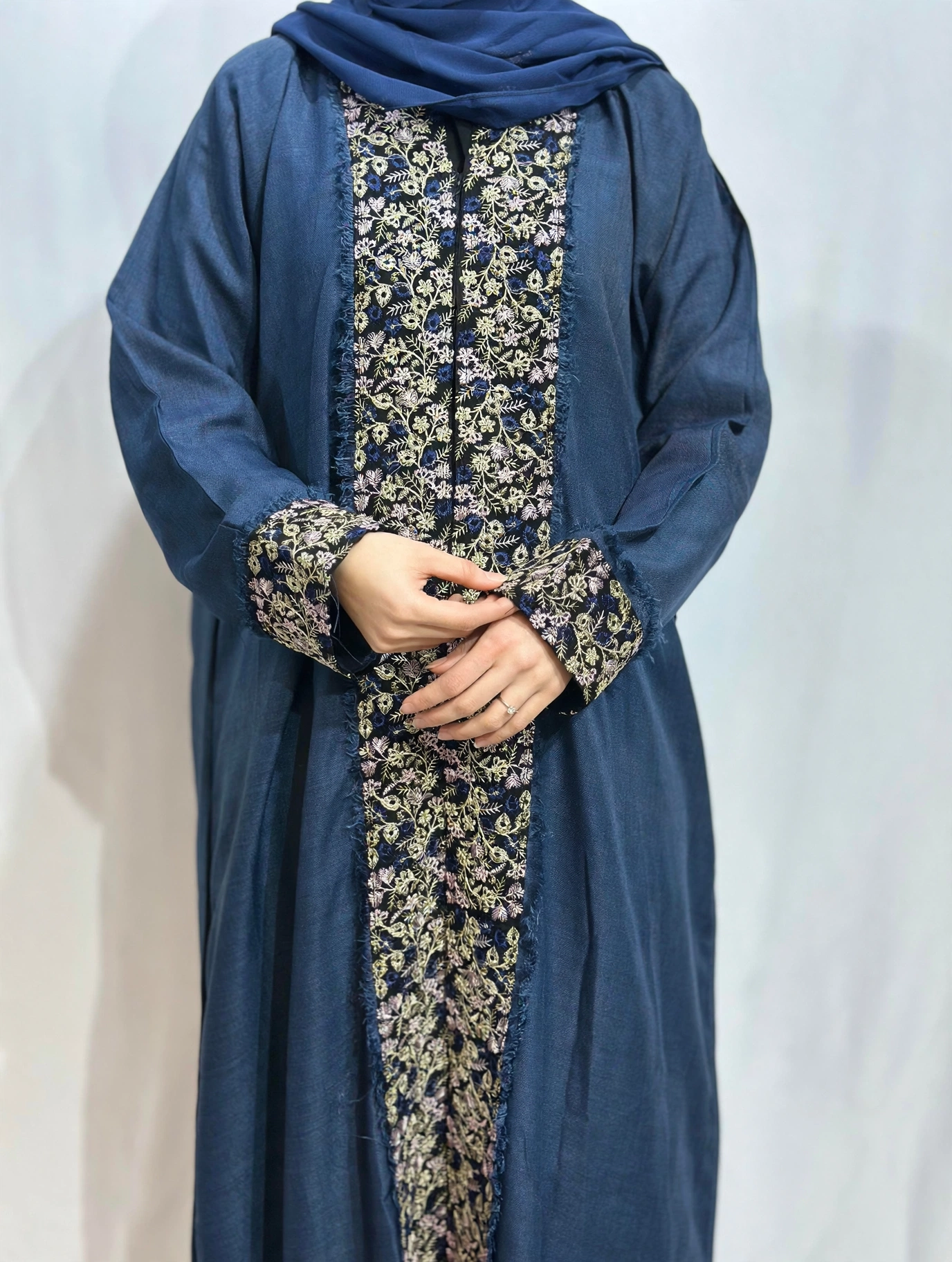 Floral Panel Fringe Open Abaya
