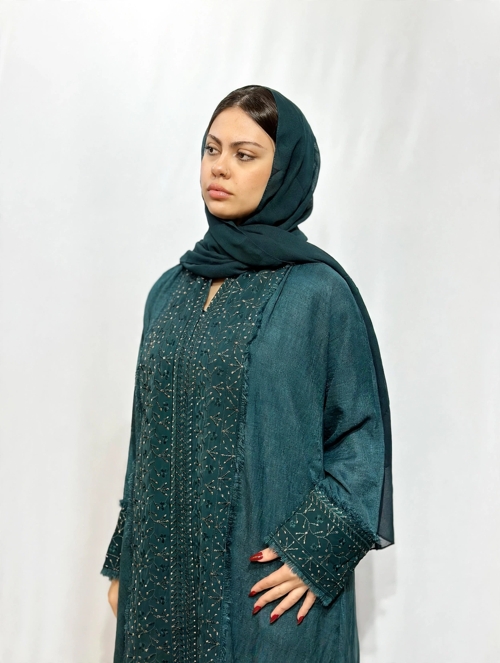 Embroidered linen abaya
