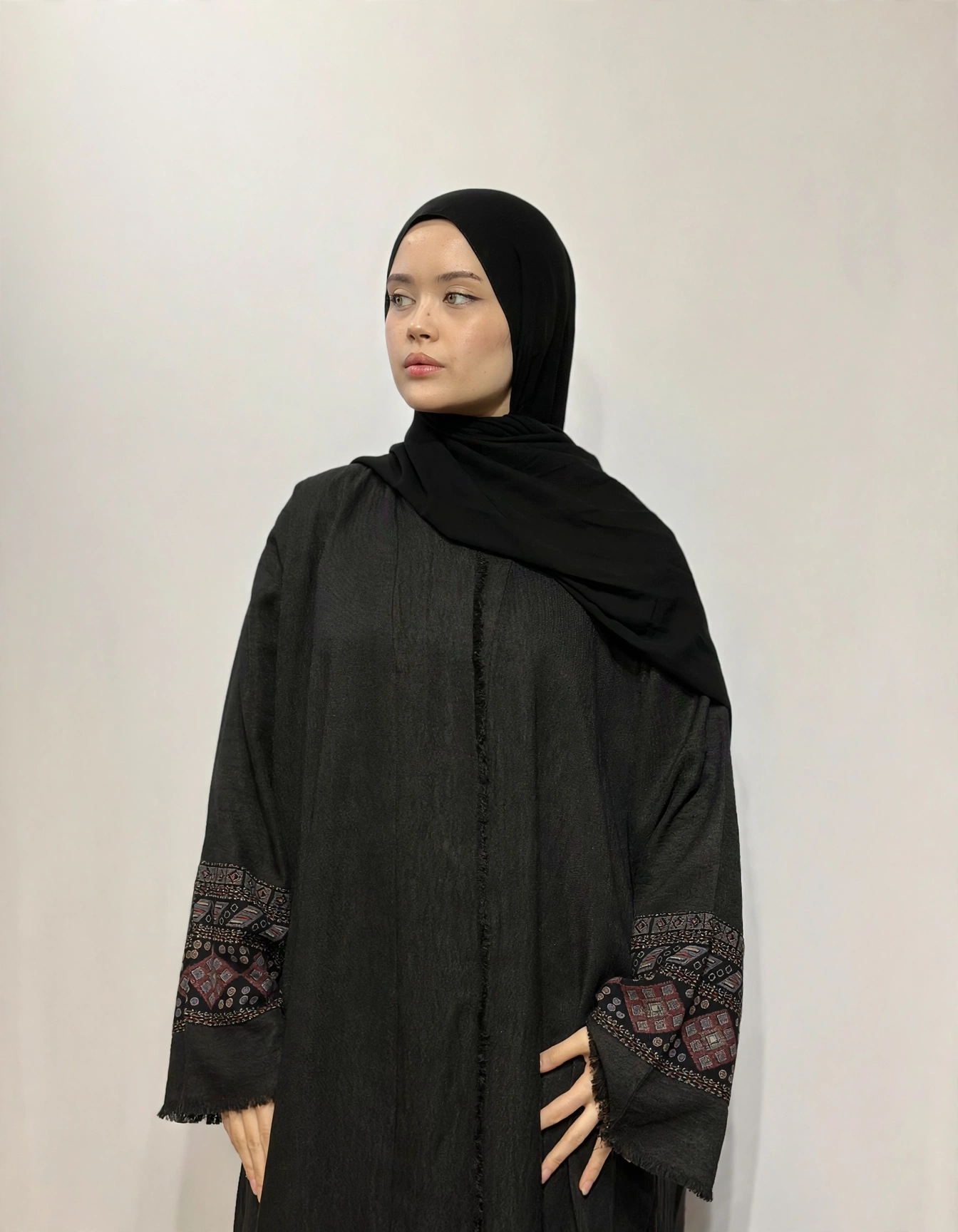 Turath Al Majd Heritage Geometric Embroidered Abaya