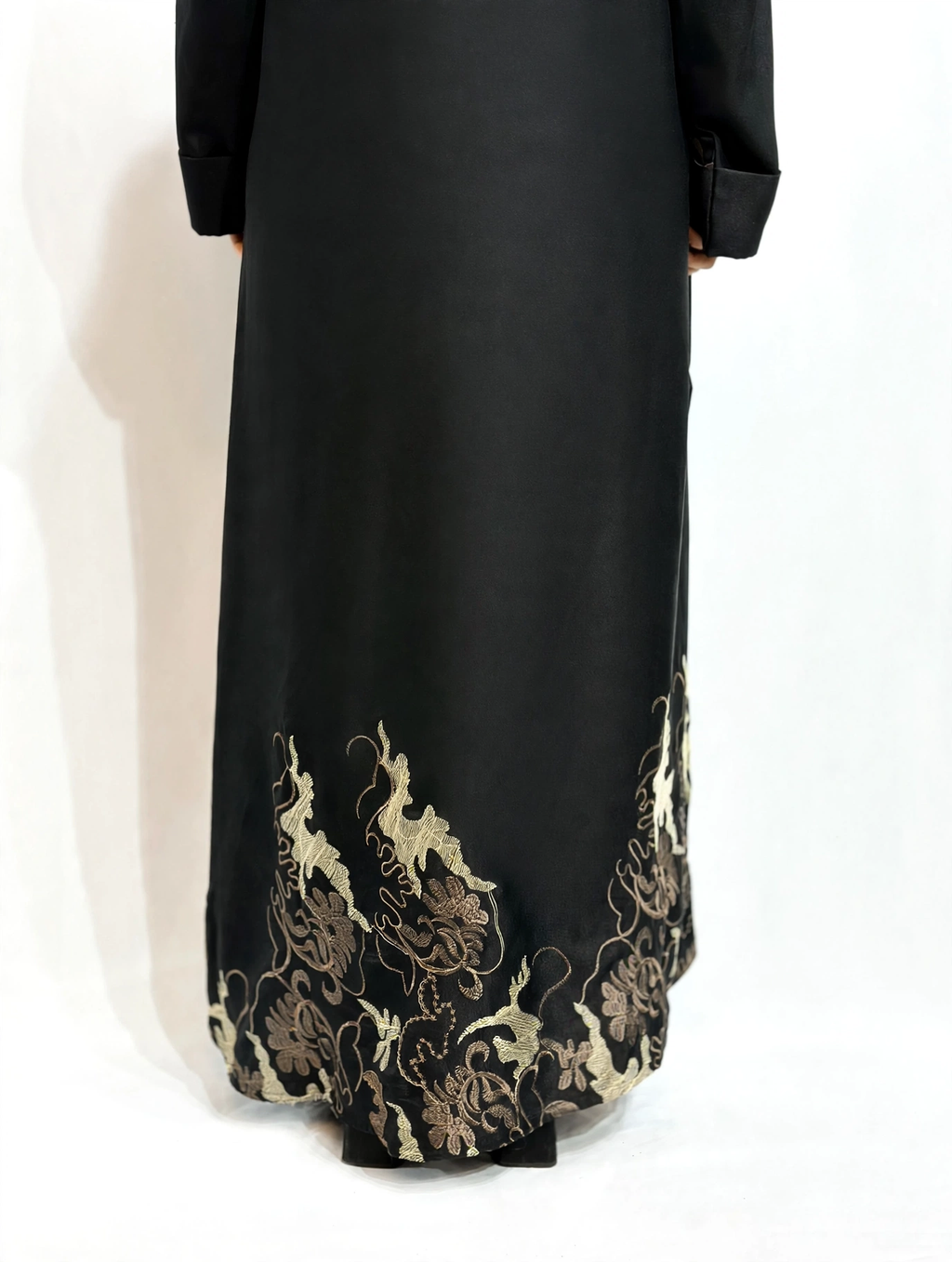 Sultana Al Layl Embroidered Abaya
