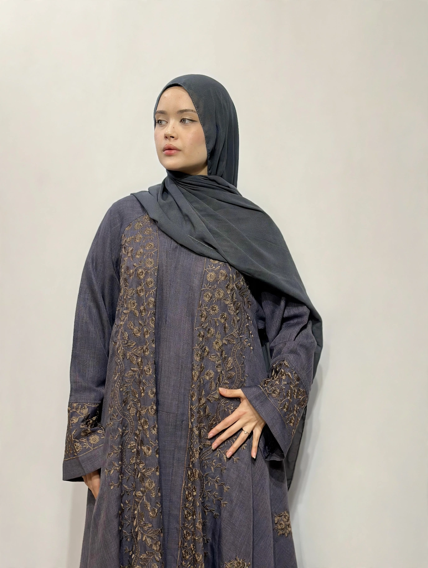 Ward Al Ghasaq Rose-Embroidered Abaya