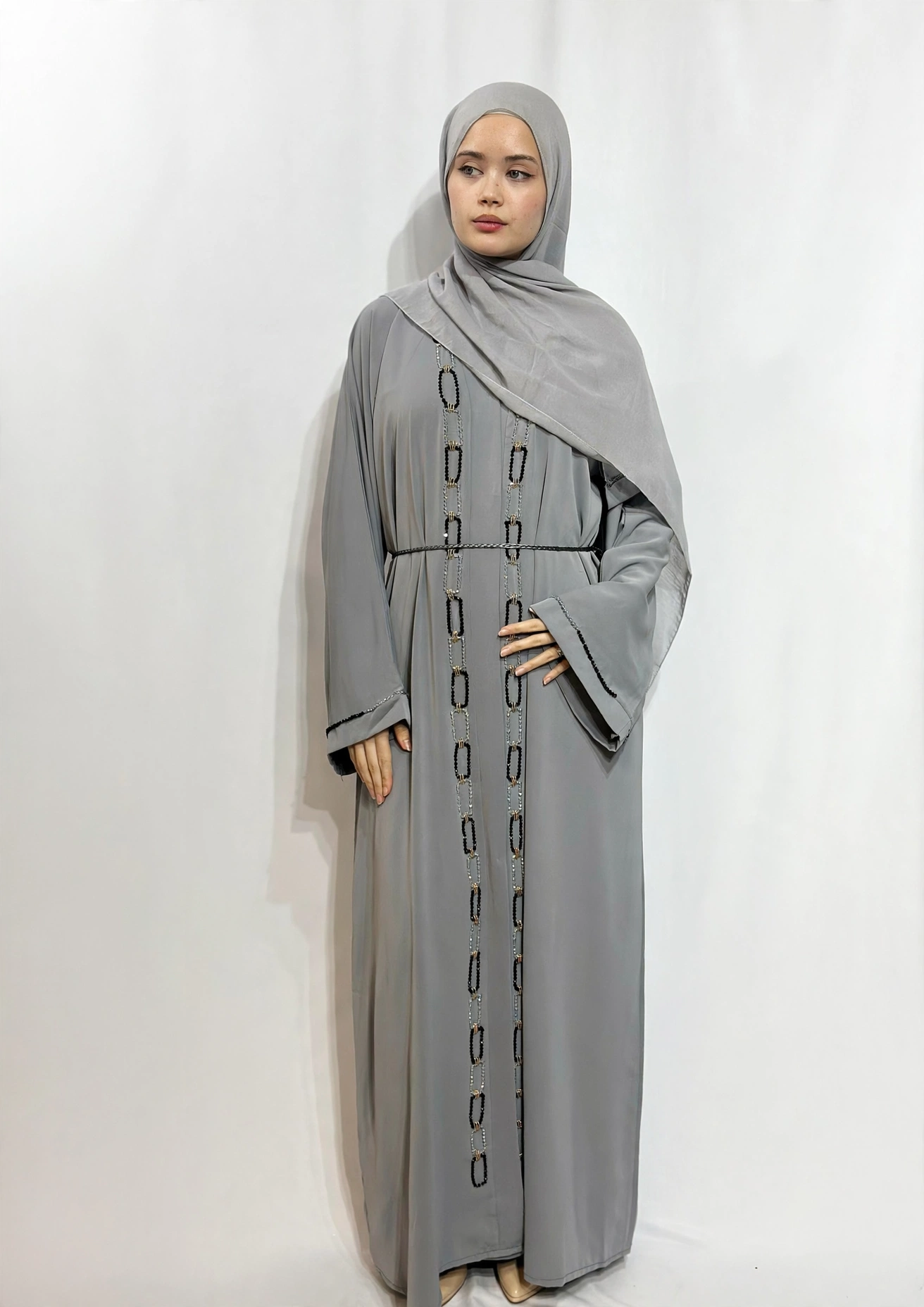 The Chain-link Abaya