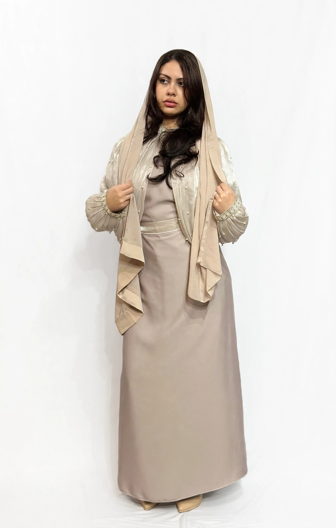 Layl Al Nujūm Pearl-Studded Sleeve Abaya