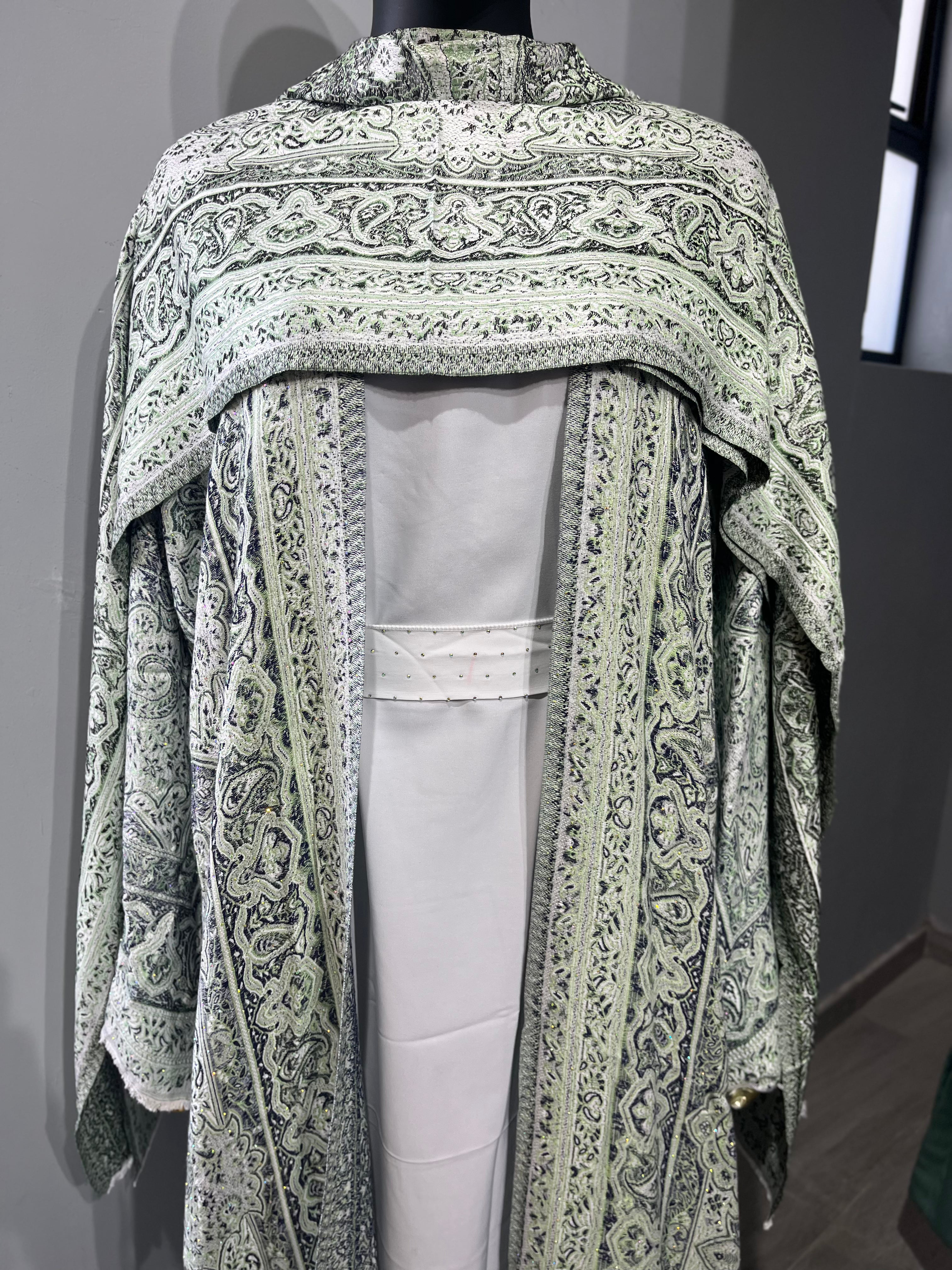 Ornamental Veil Pashmina(white inner)