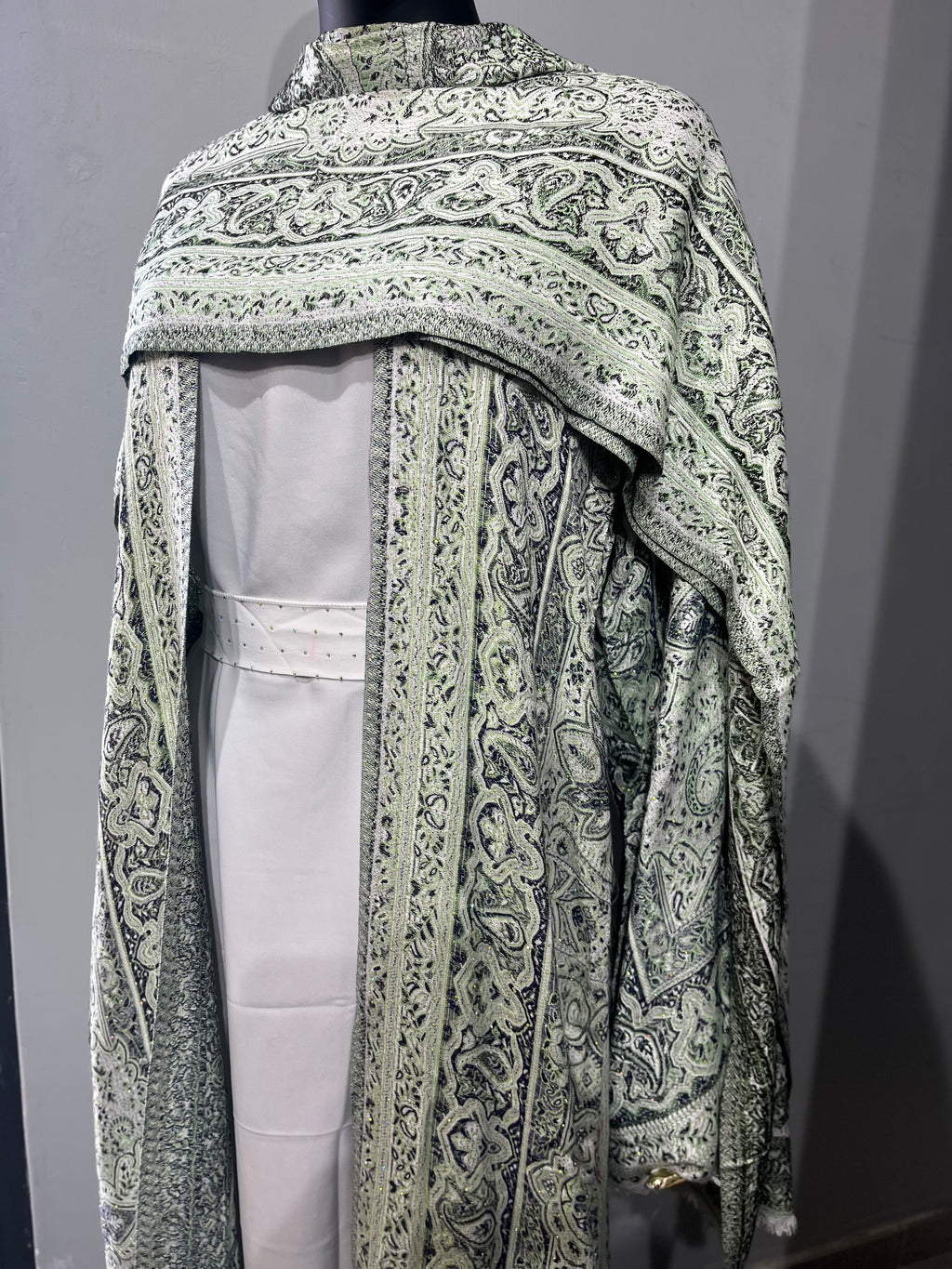 Ornamental Veil Pashmina(white inner)