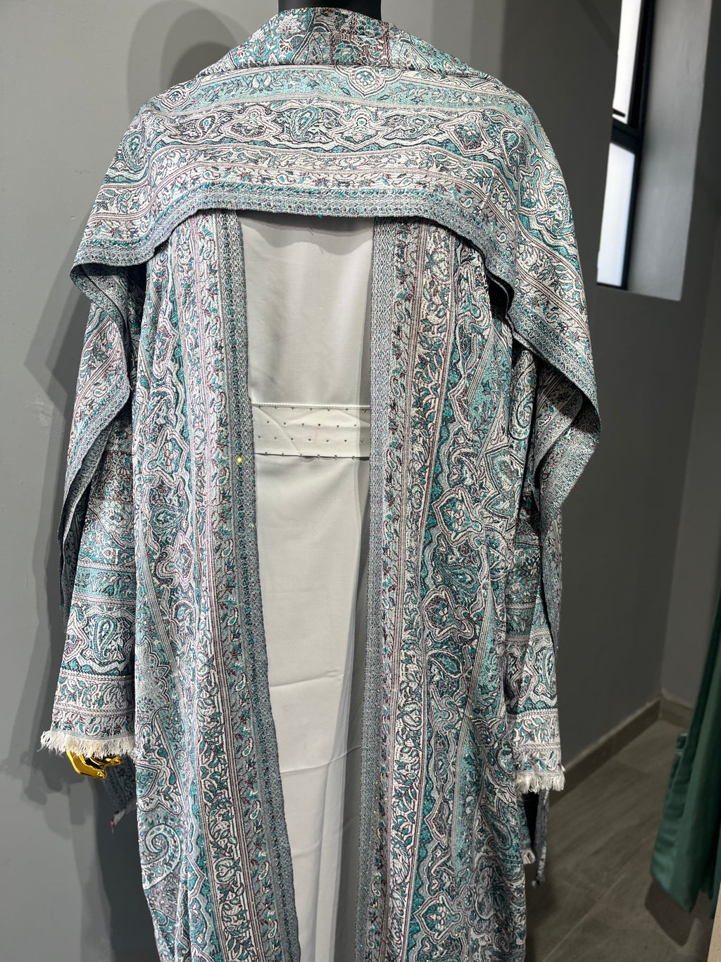 Ornamental Veil Pashmina(white inner)