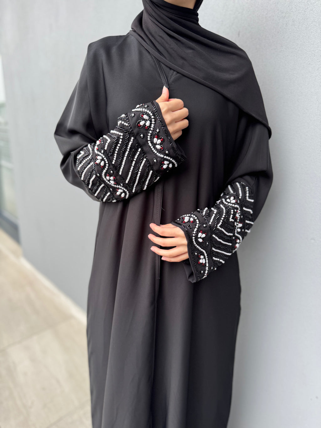 Obsidian Sleeve Abaya