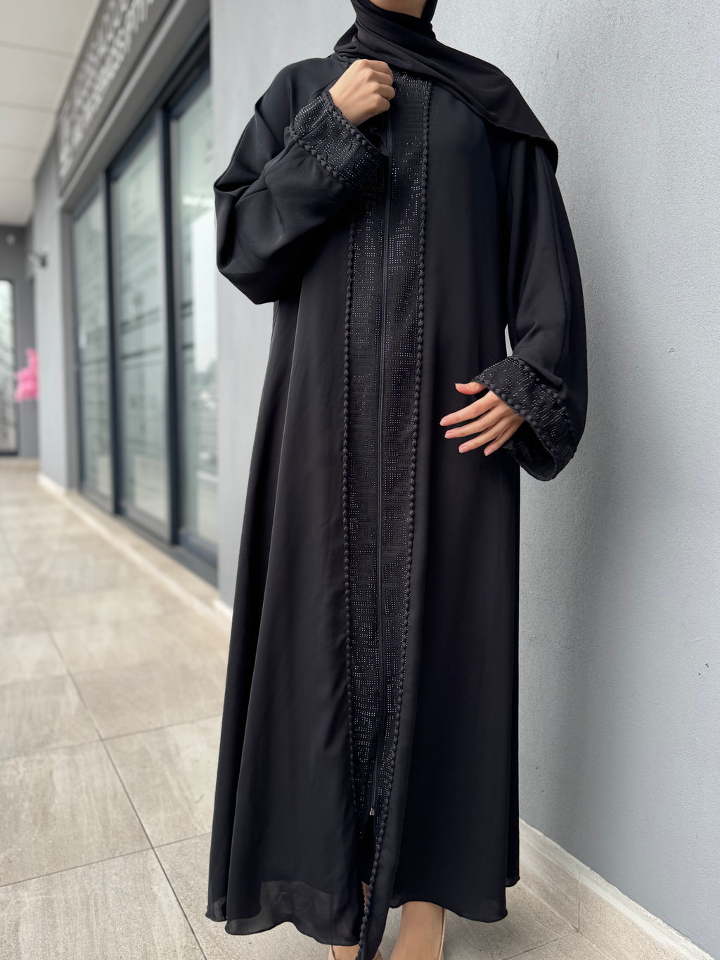 Nura Luxe Zip Abaya
