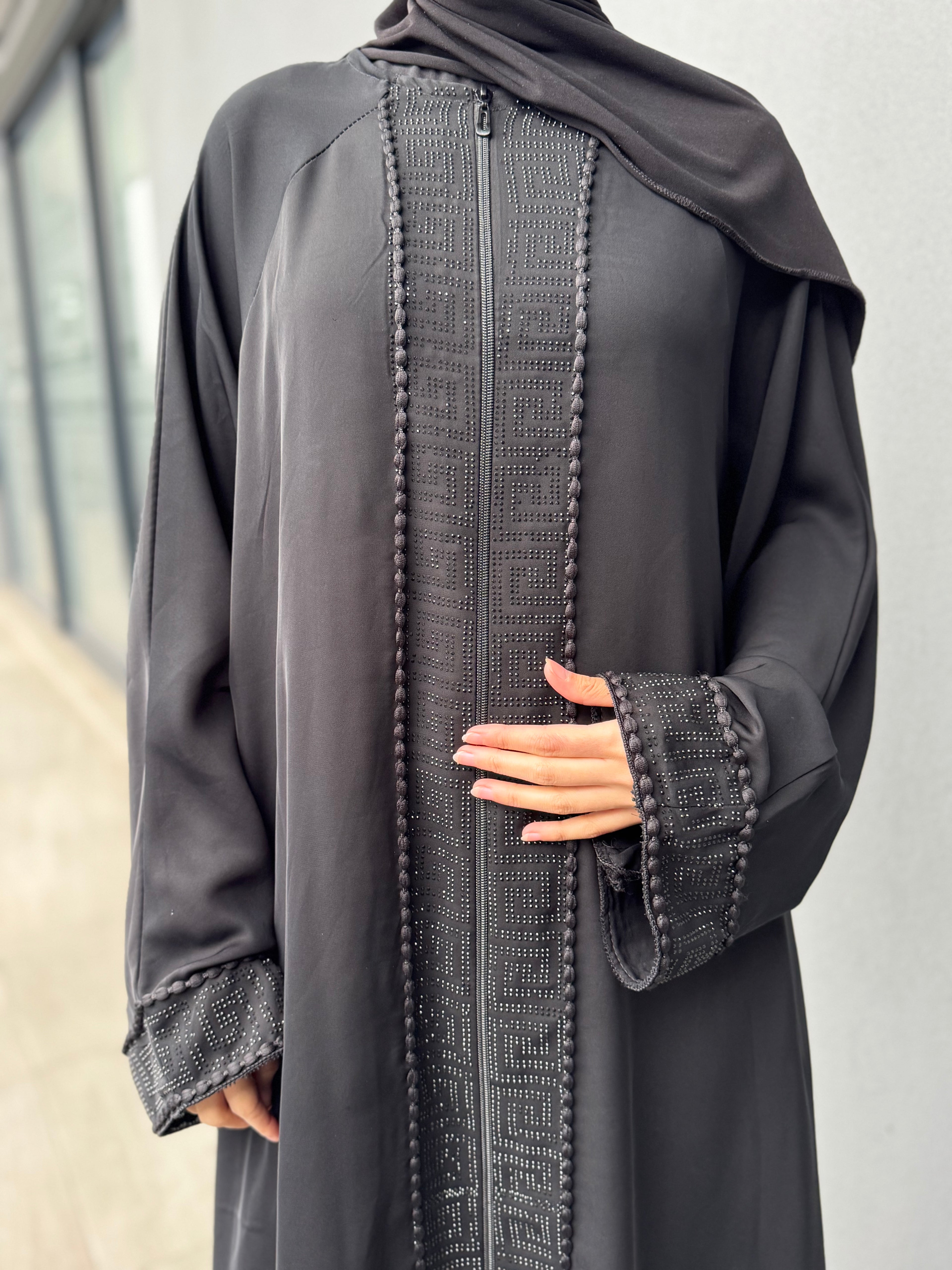 Nura Luxe Zip Abaya