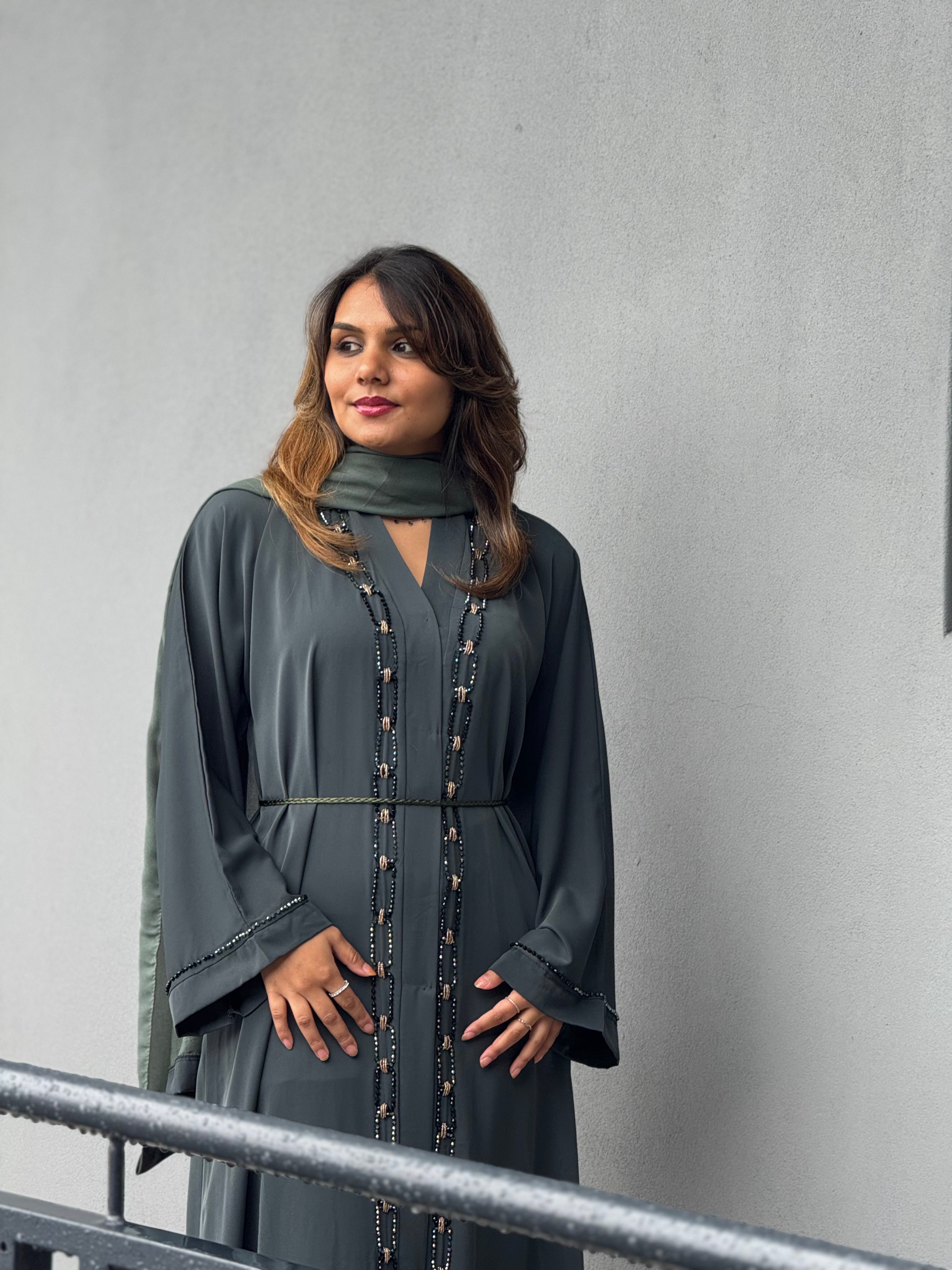 The Chain-link Abaya