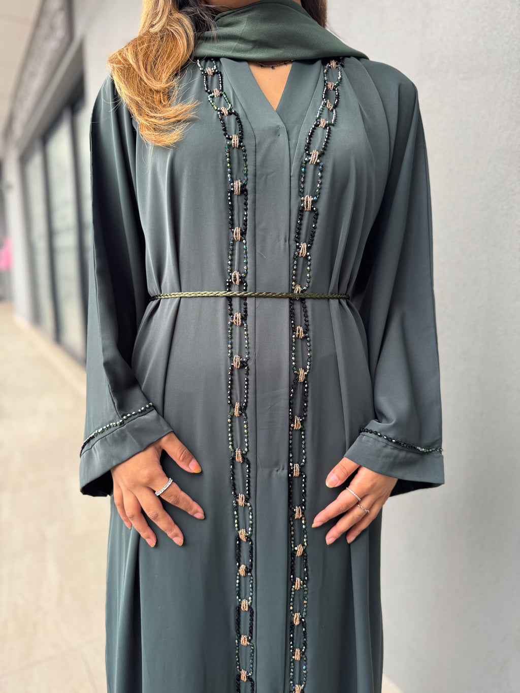 The Chain-link Abaya