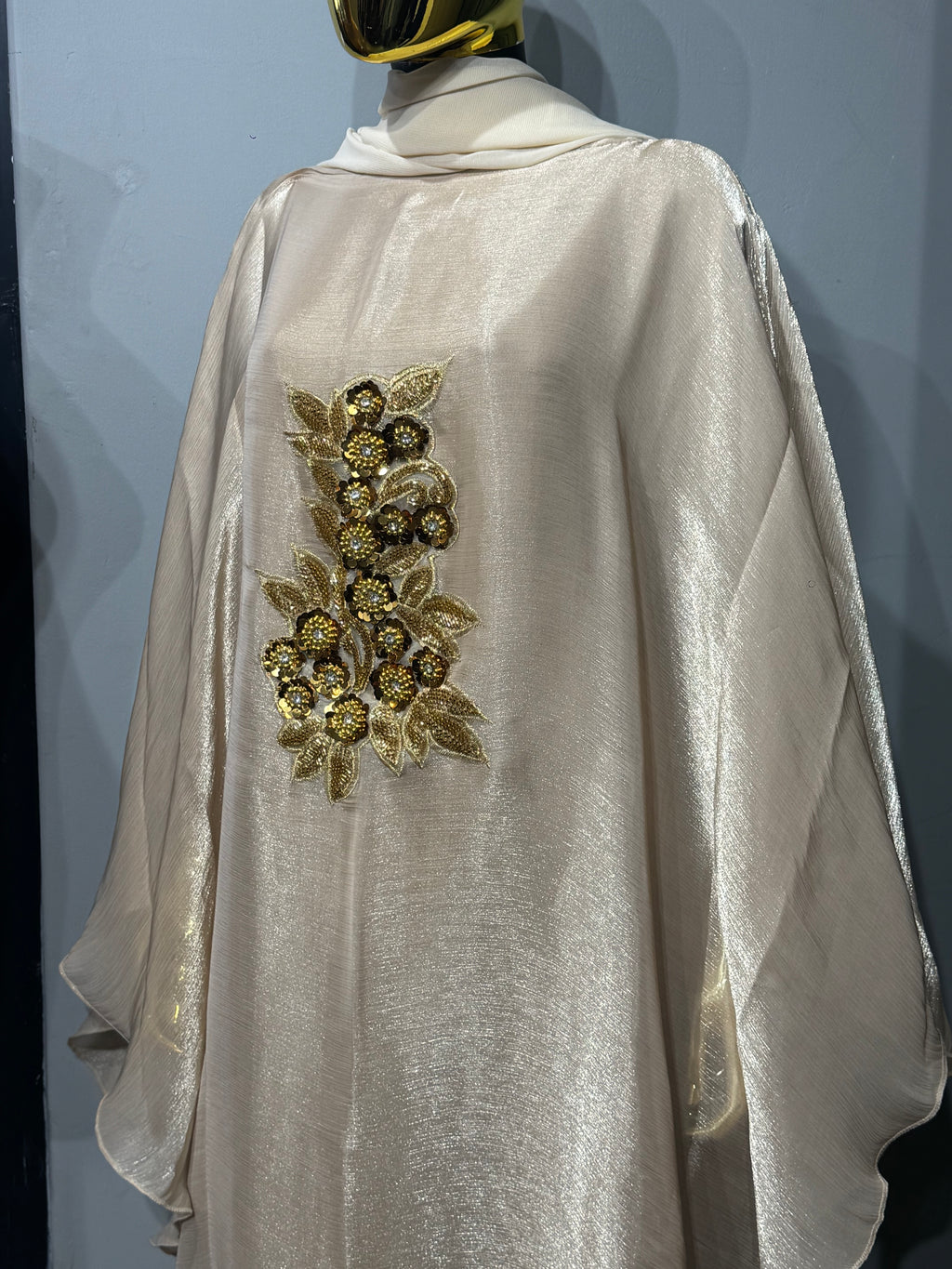 Nujūm Al Thawb Reversible Embroidered Abaya