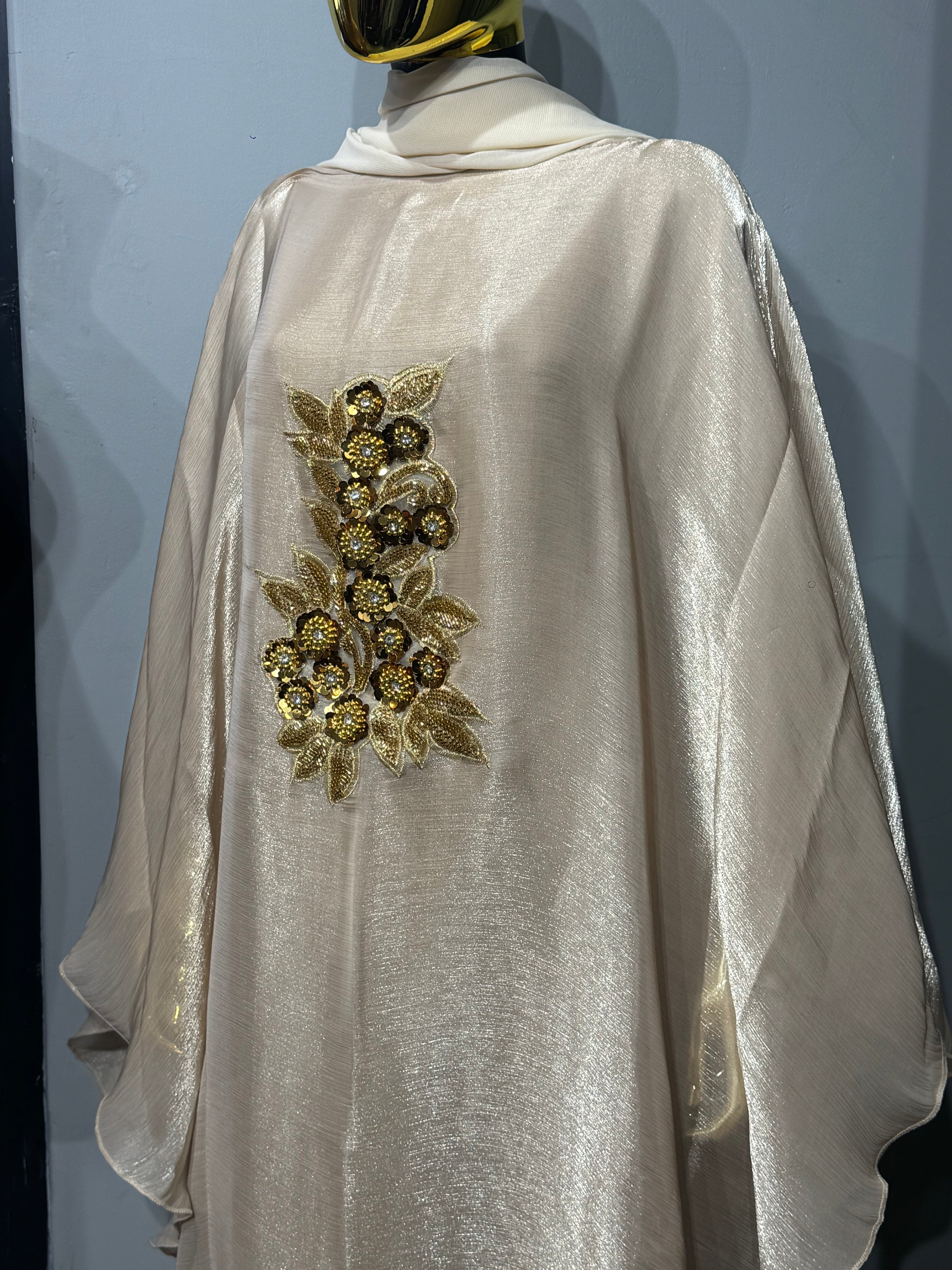 Nujūm Al Thawb Reversible Embroidered Abaya