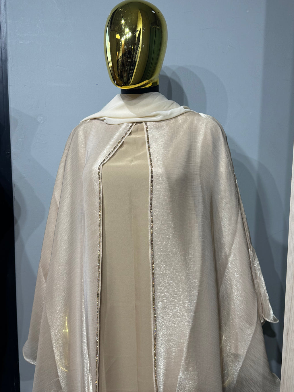 Nujūm Al Thawb Reversible Embroidered Abaya