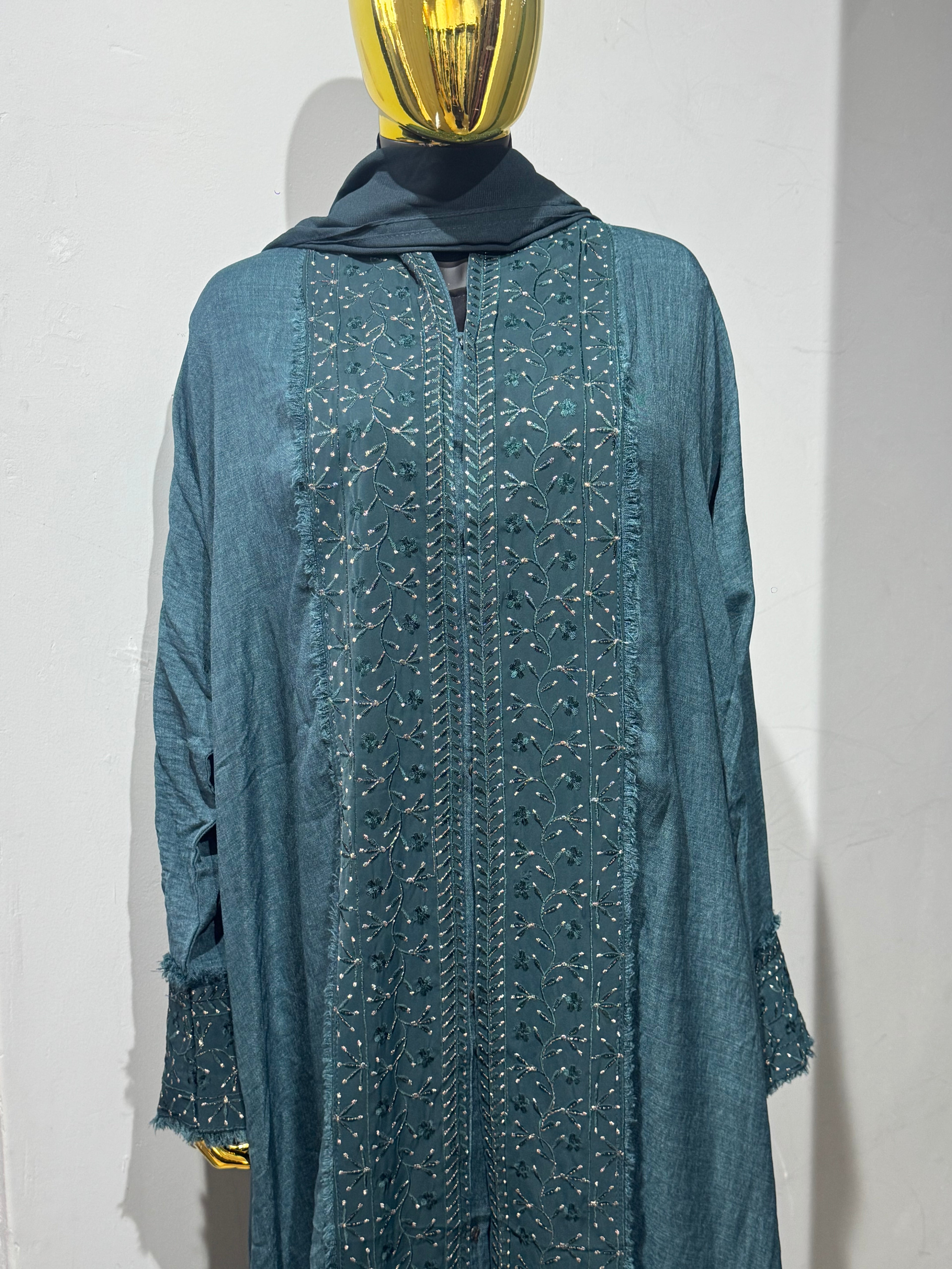 Embroidered linen abaya