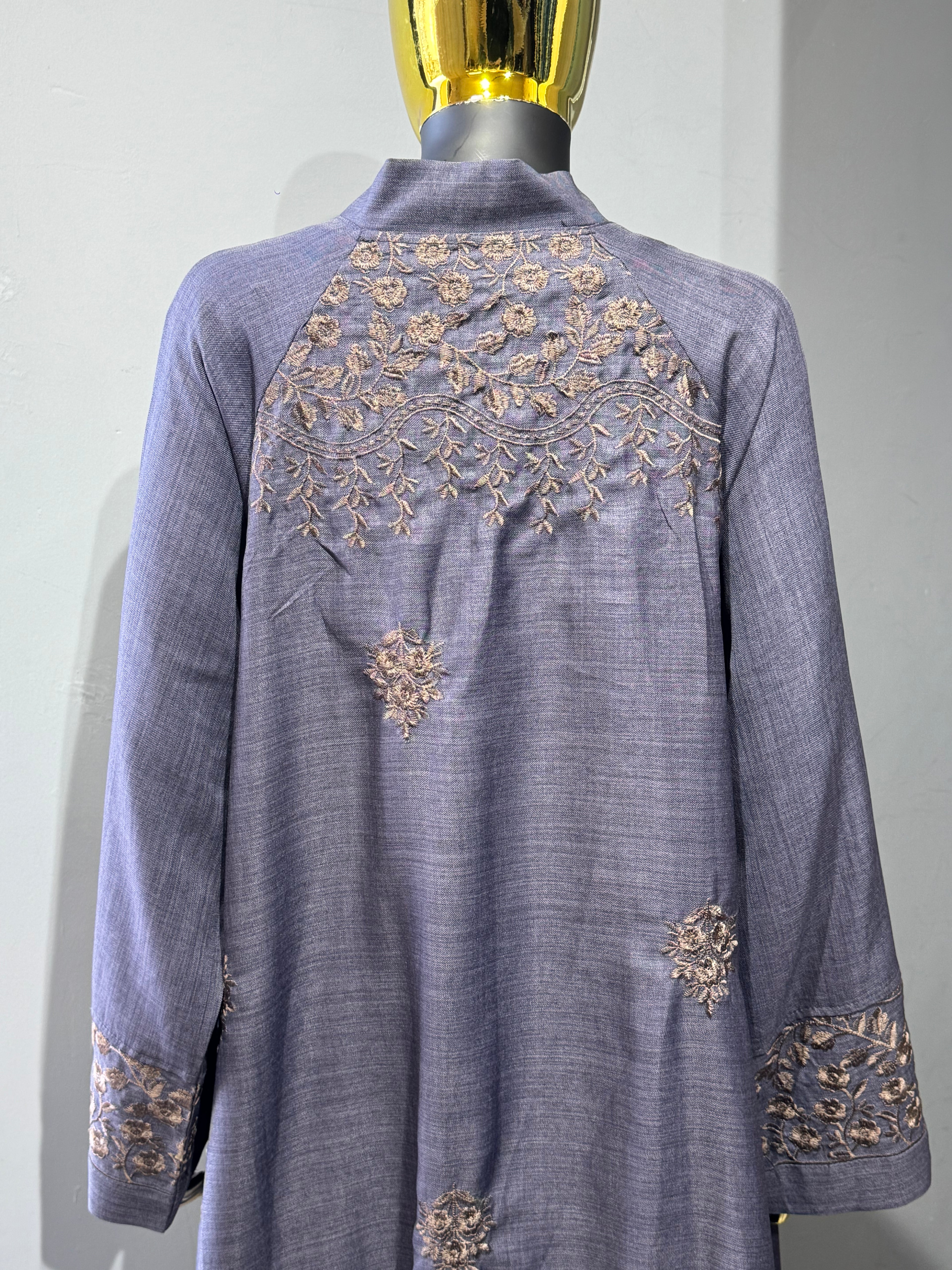 Ward Al Ghasaq Rose-Embroidered Abaya