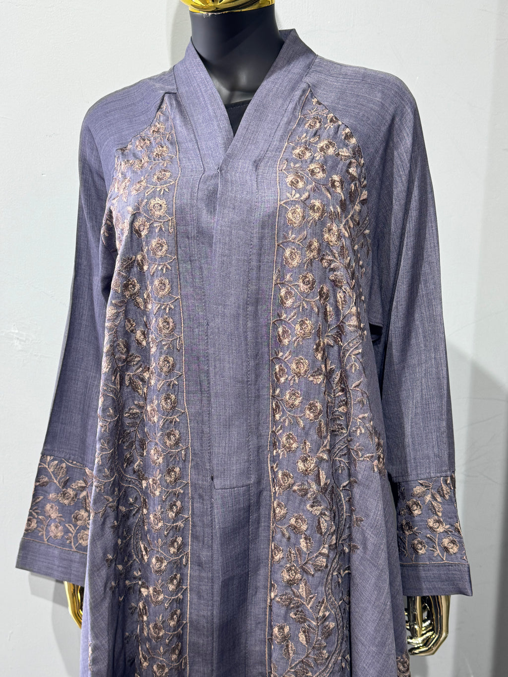 Ward Al Ghasaq Rose-Embroidered Abaya