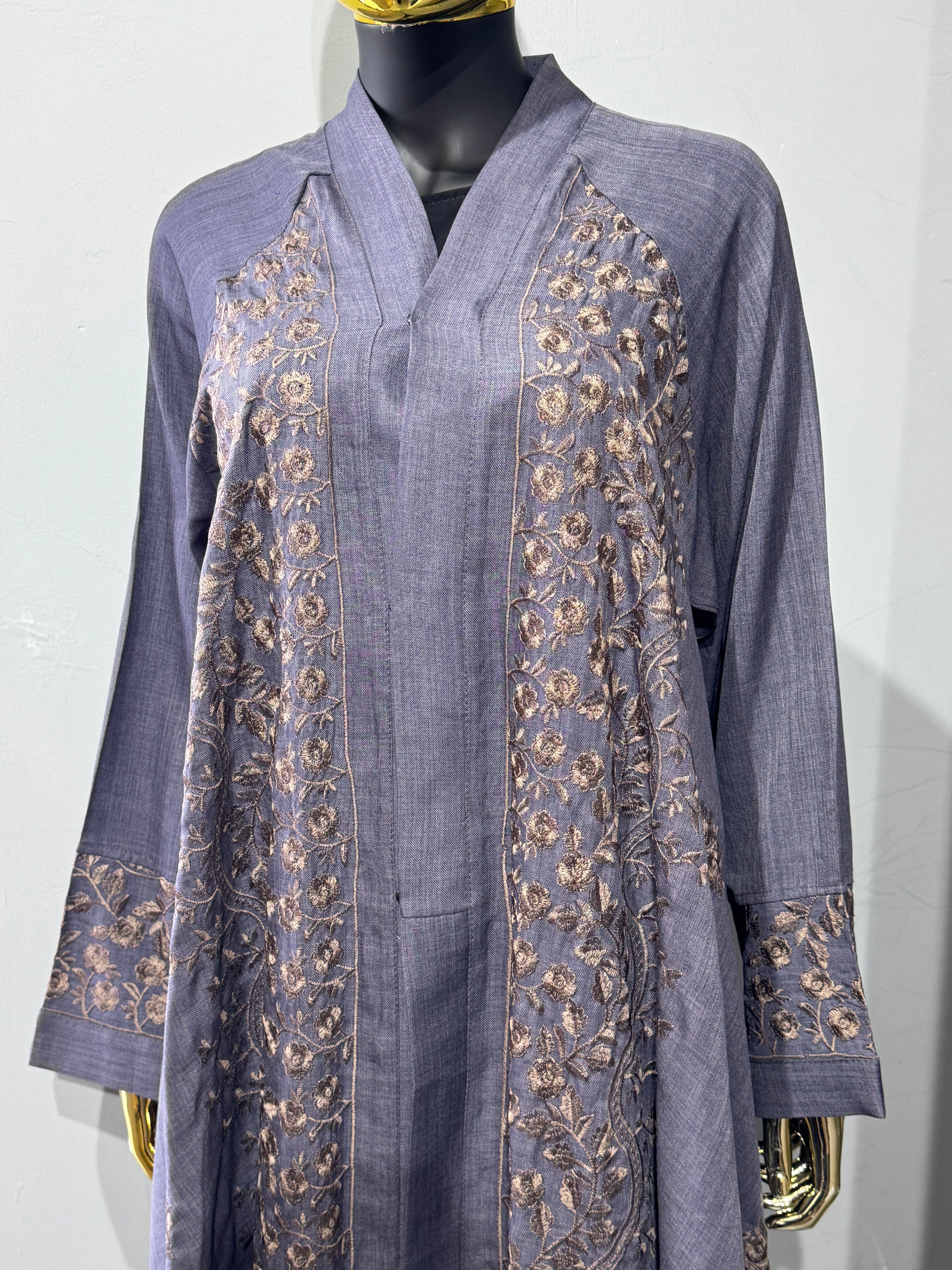 Ward Al Ghasaq Rose-Embroidered Abaya