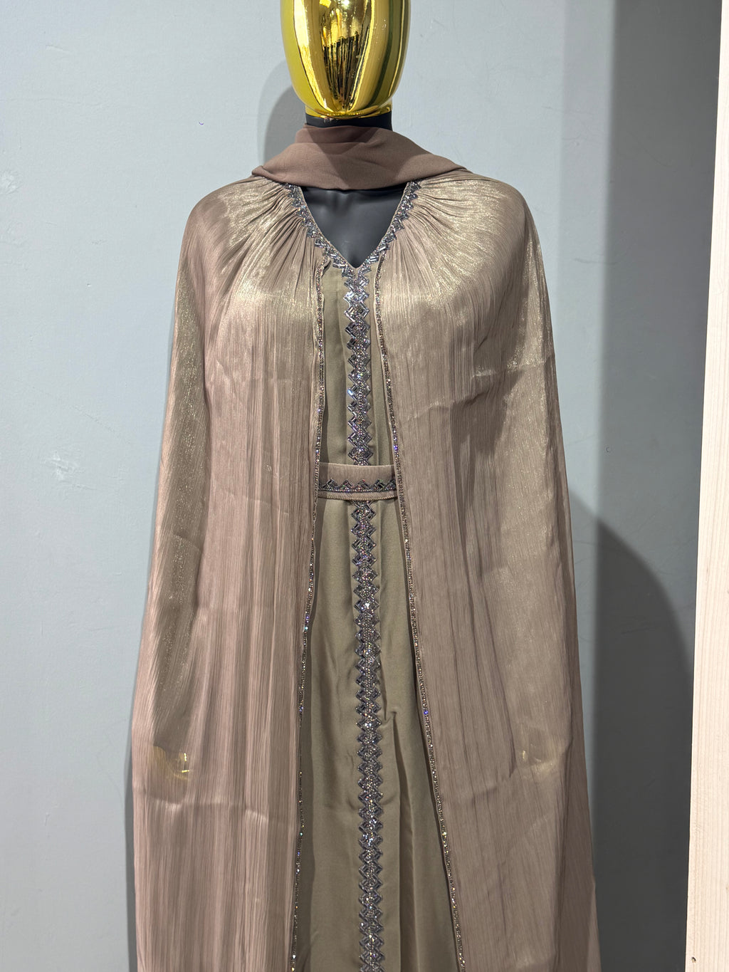 Noor Al-Zumurrud Abaya