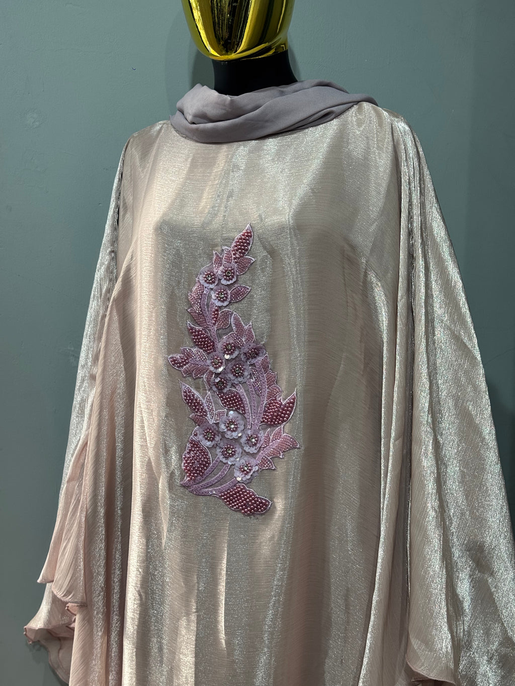 Nujūm Al Thawb Reversible Embroidered Abaya