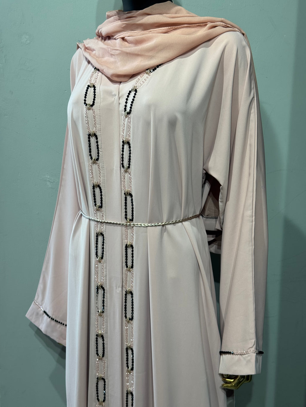The Chain-link Abaya