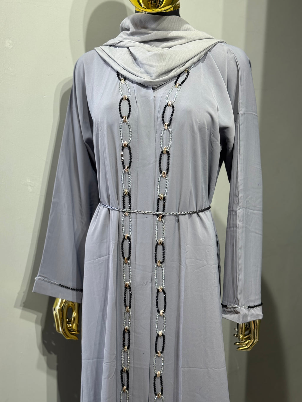 The Chain-link Abaya