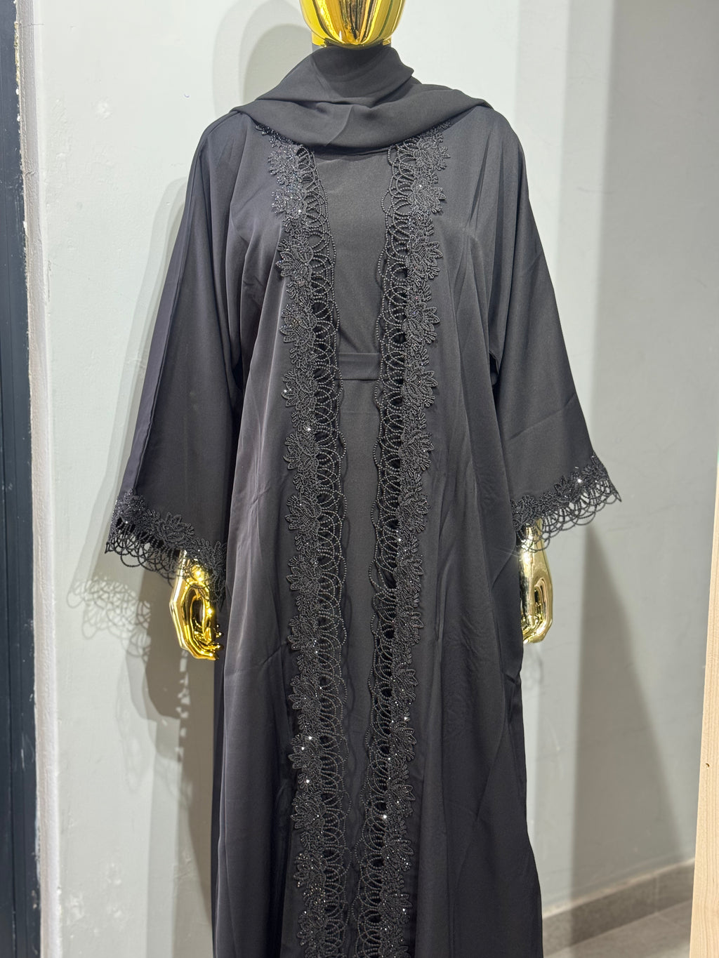 Noir Elegance Abaya