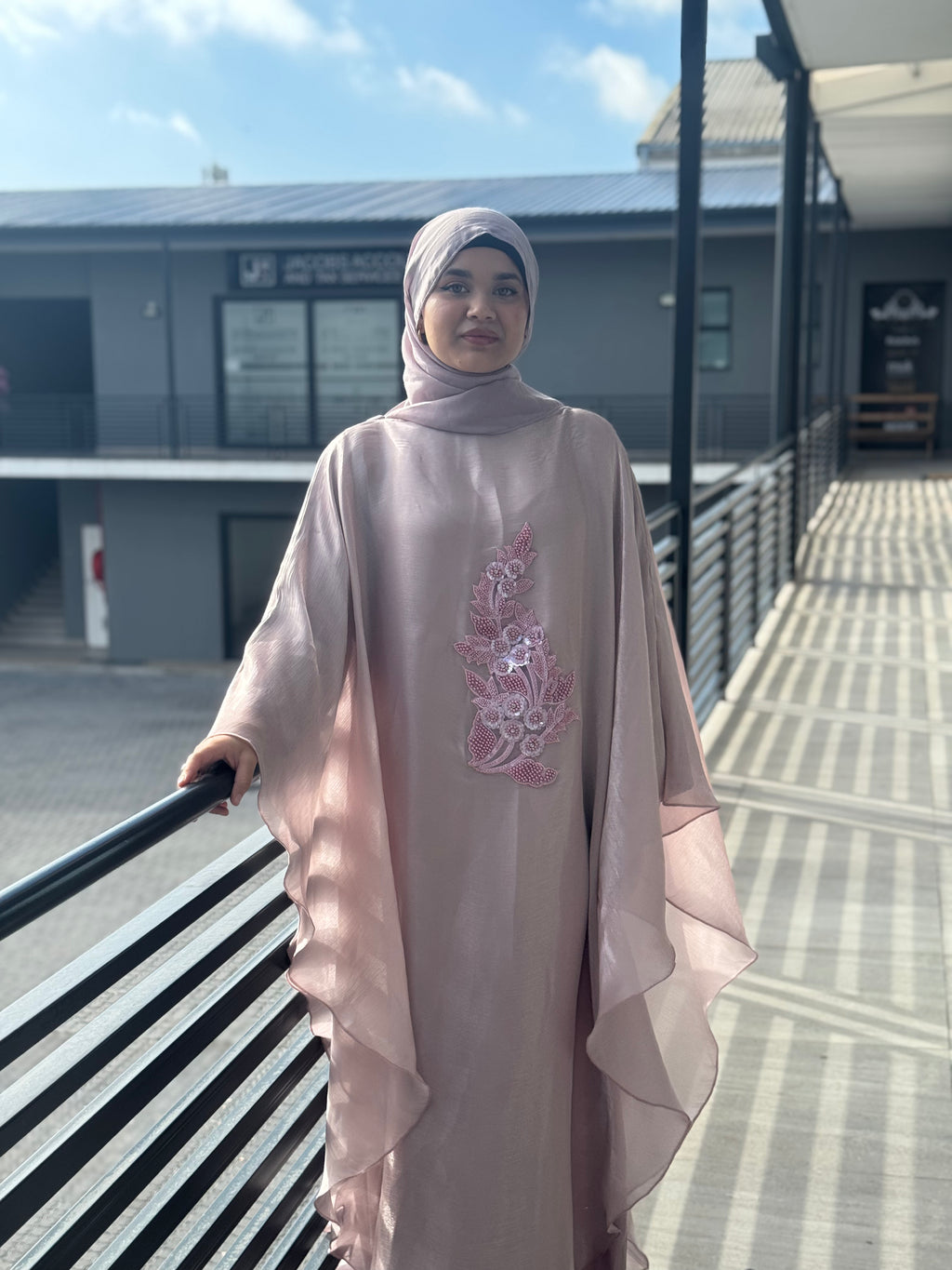 Nujūm Al Thawb Reversible Embroidered Abaya