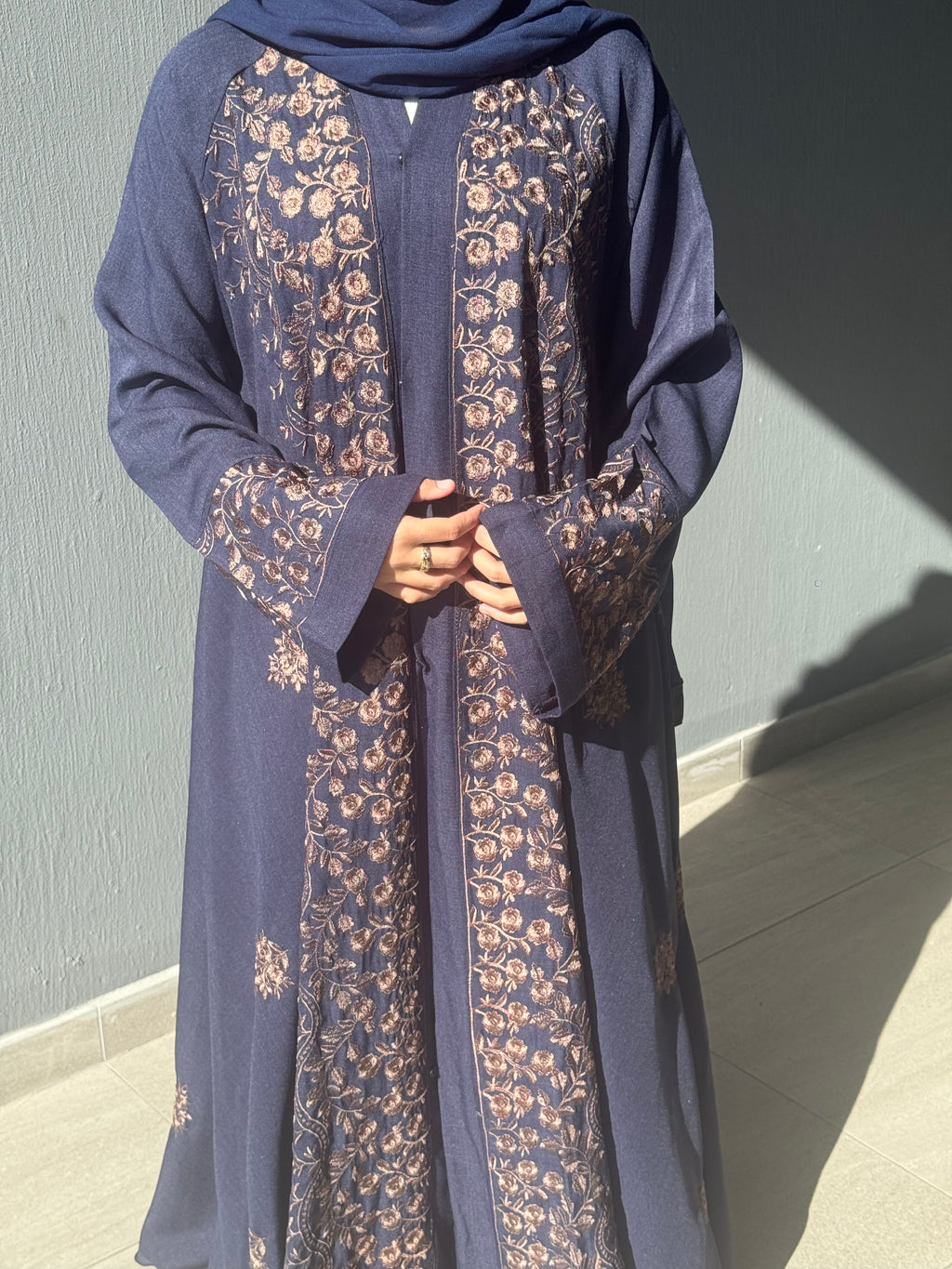 Ward Al Ghasaq Rose-Embroidered Abaya