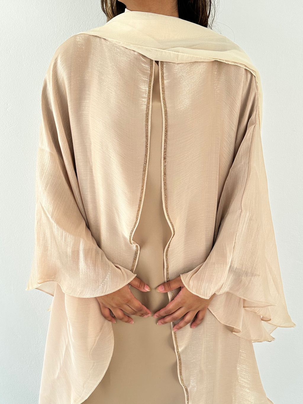 Nujūm Al Thawb Reversible Embroidered Abaya