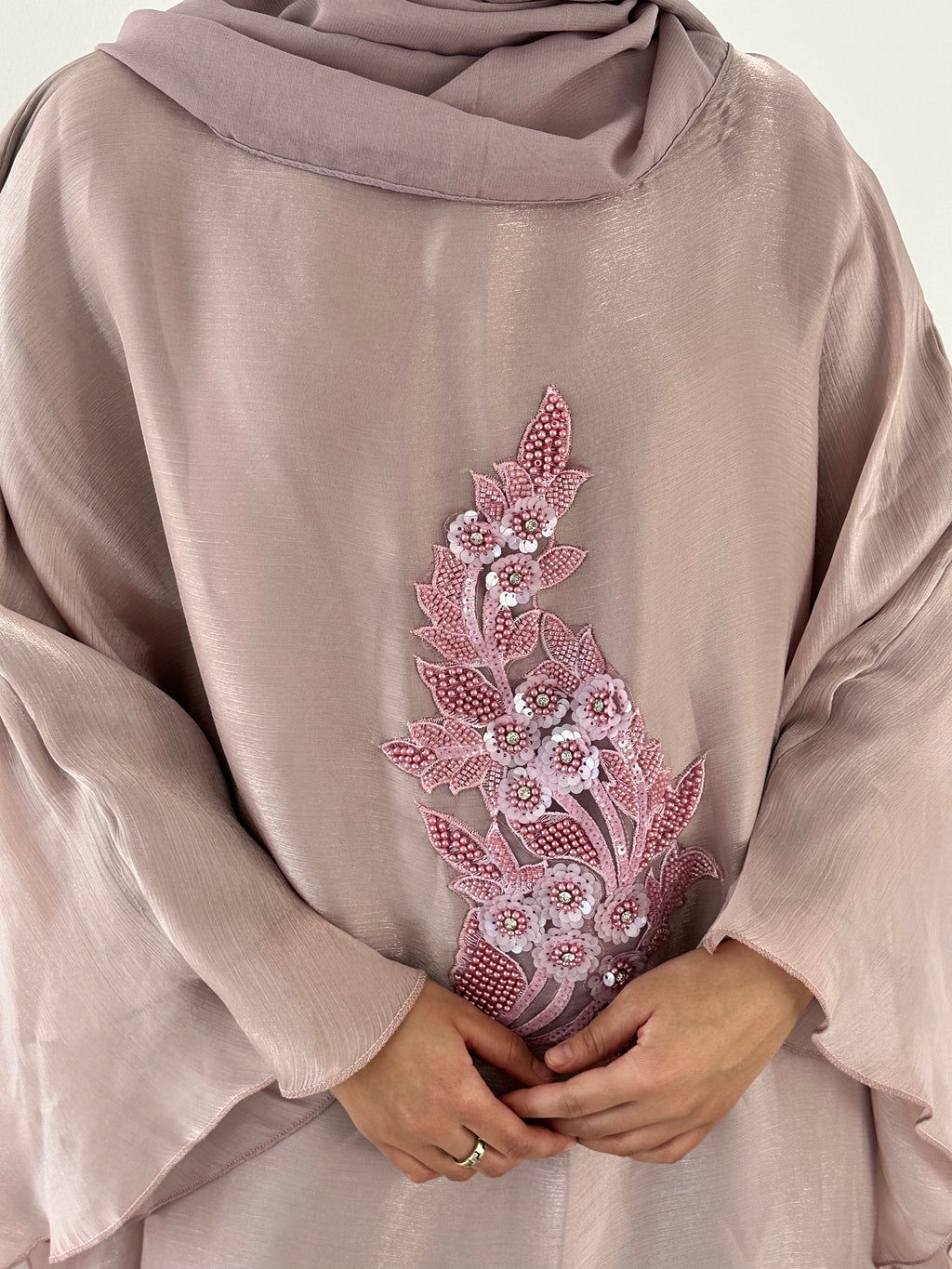 Nujūm Al Thawb Reversible Embroidered Abaya