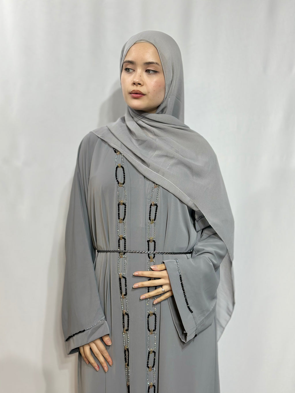 The Chain-link Abaya