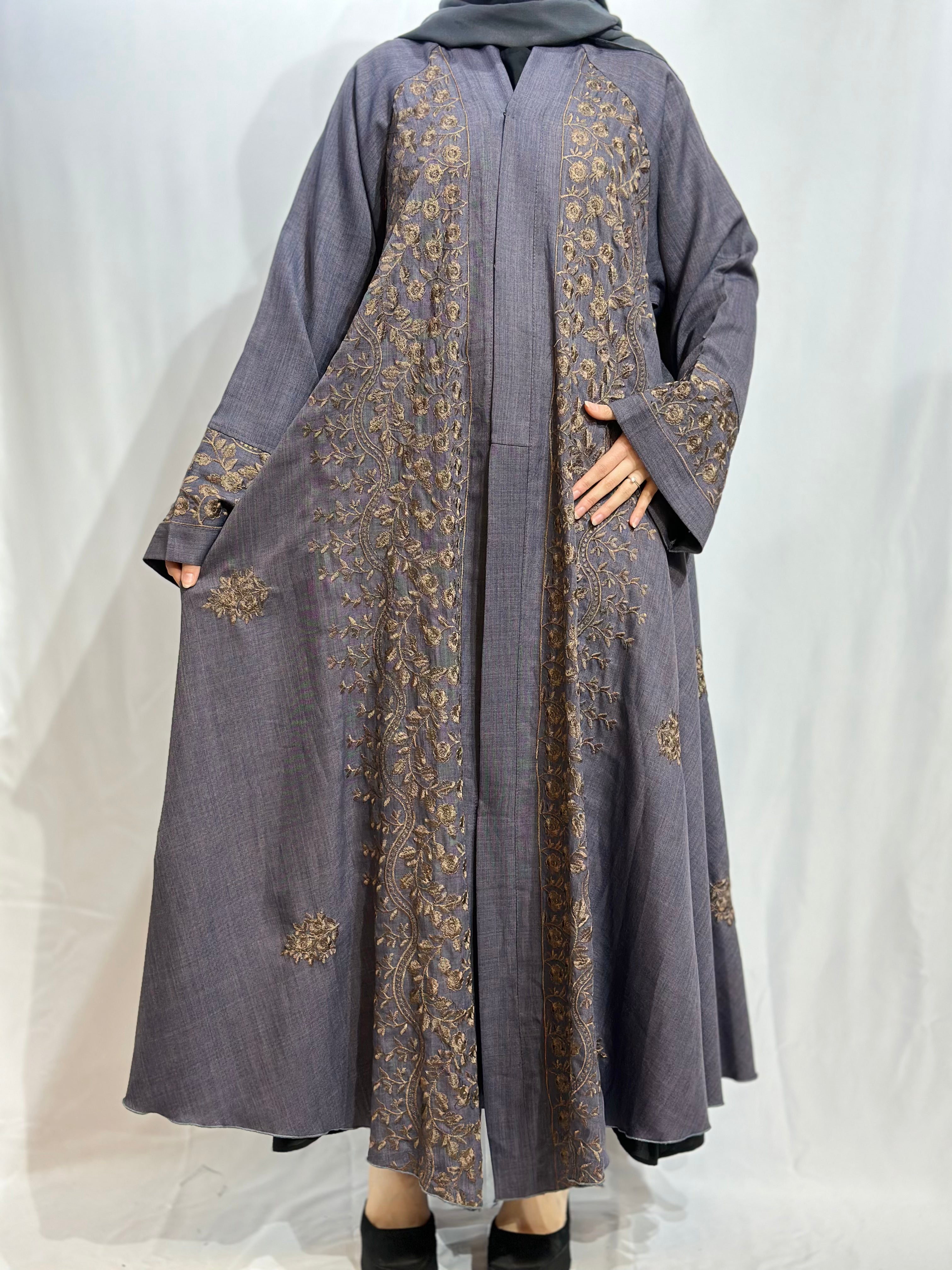 Ward Al Ghasaq Rose-Embroidered Abaya