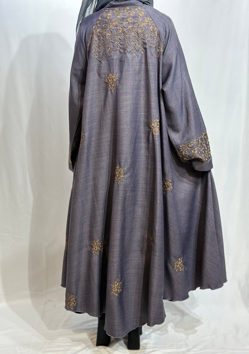 Ward Al Ghasaq Rose-Embroidered Abaya