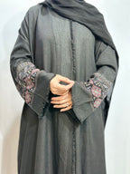 Turath Al Majd Heritage Geometric Embroidered Abaya