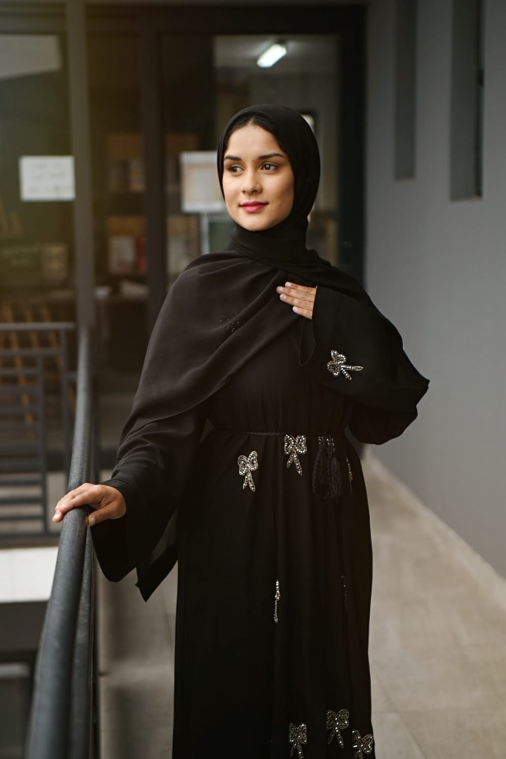 The embelished bow Abaya