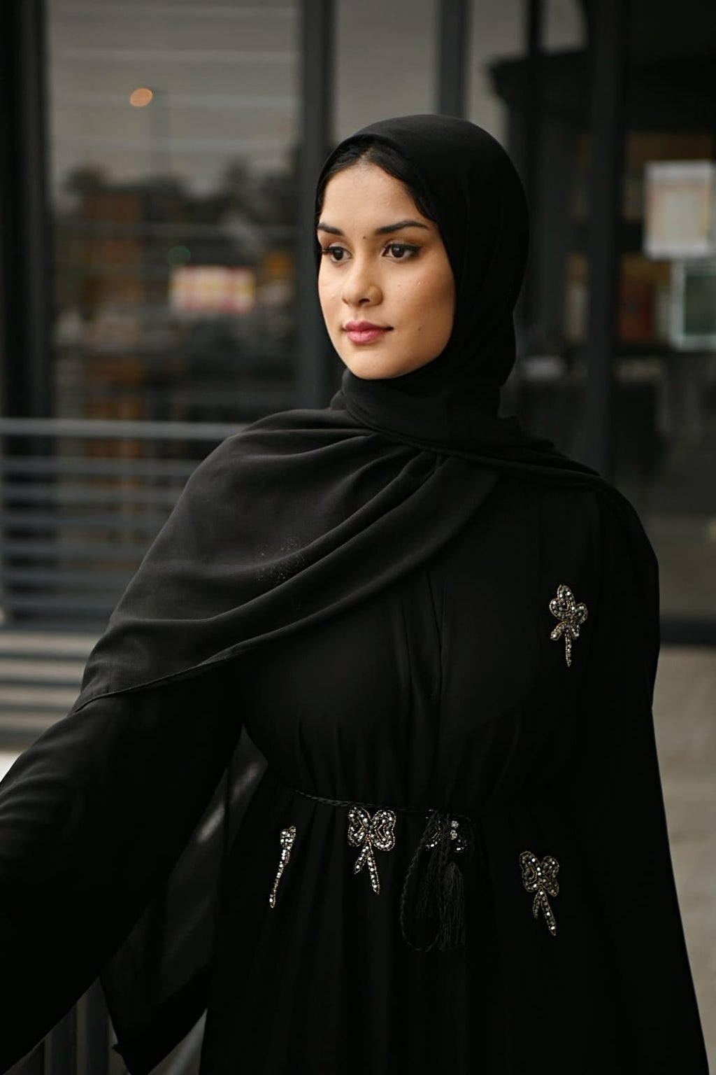 The embelished bow Abaya