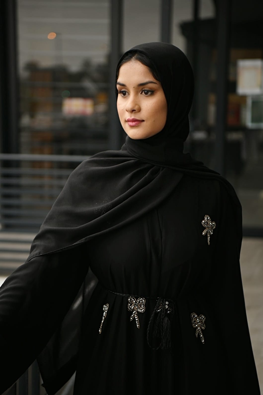 The embelished bow Abaya