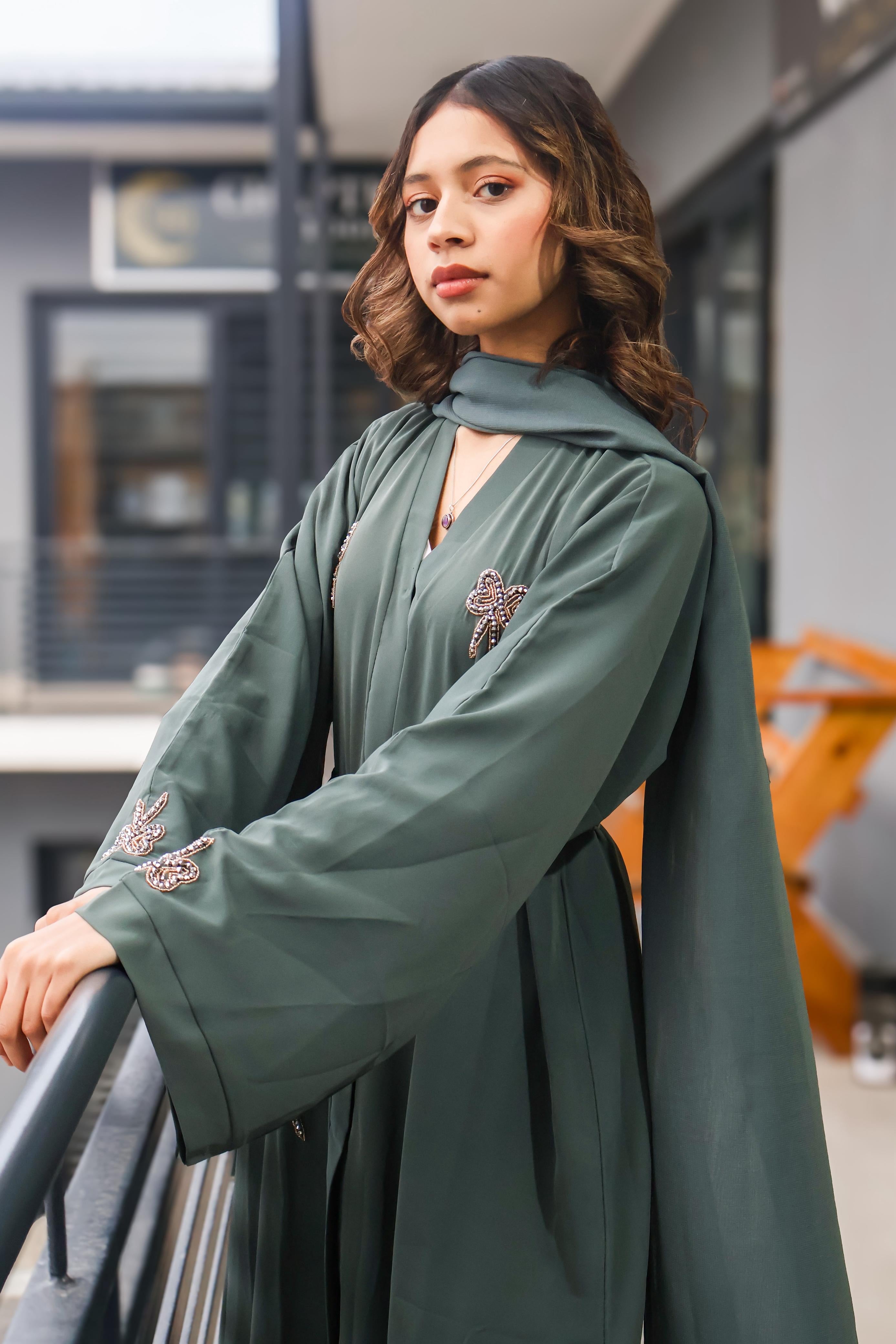 The embelished bow Abaya