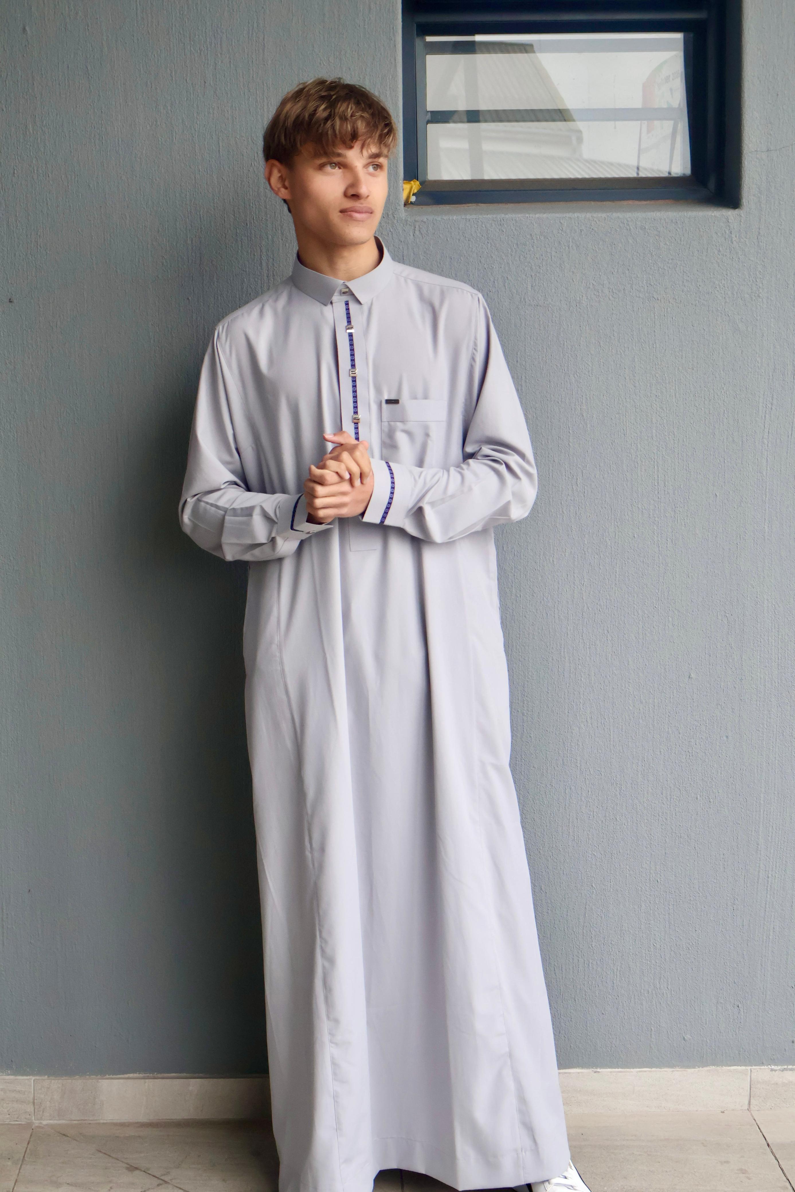 Elegant Contrast Collar Thowb