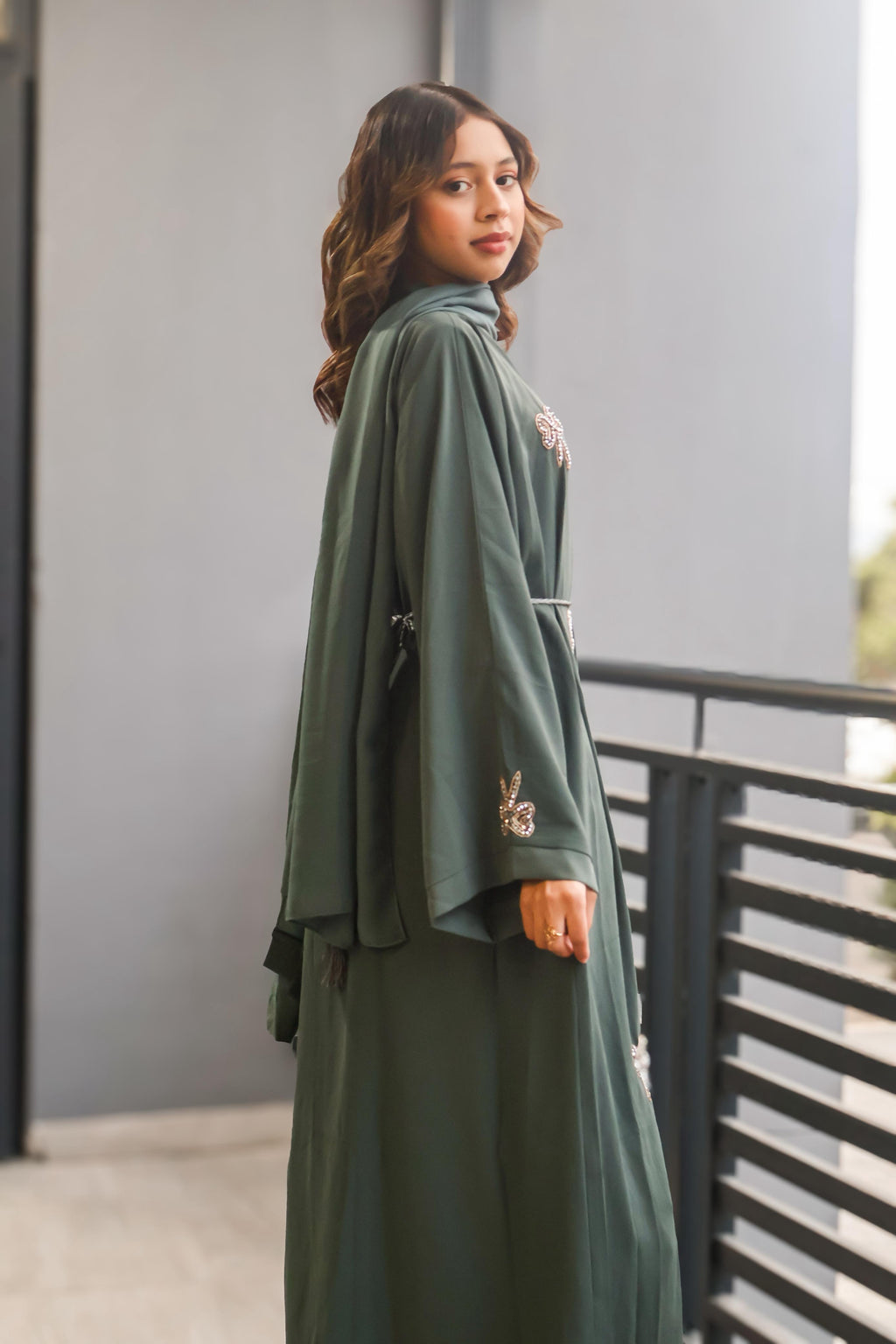 The embelished bow Abaya